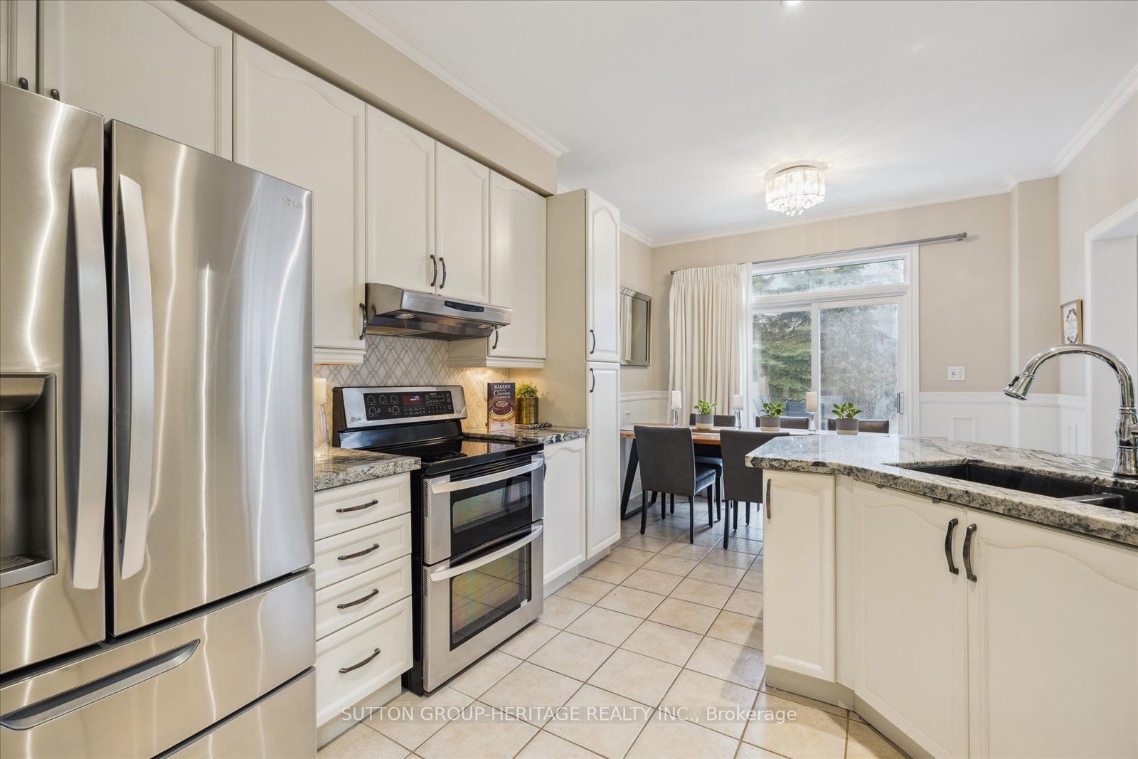23 Ault Cres