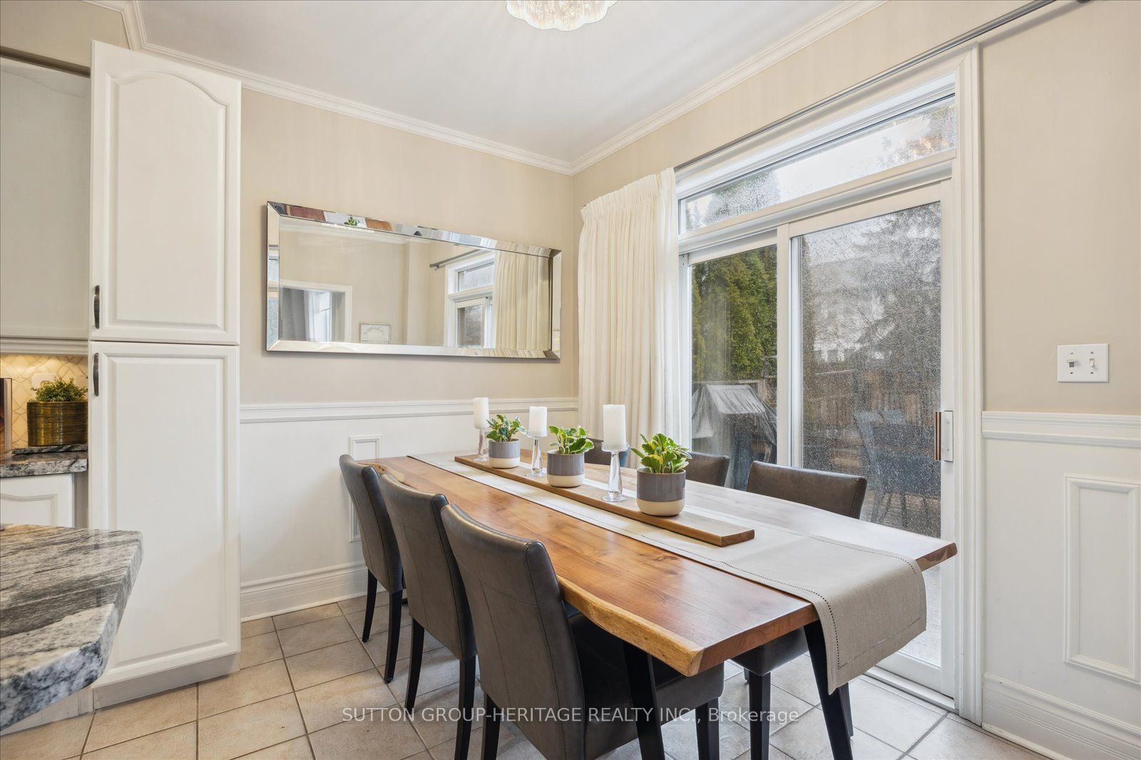 23 Ault Cres