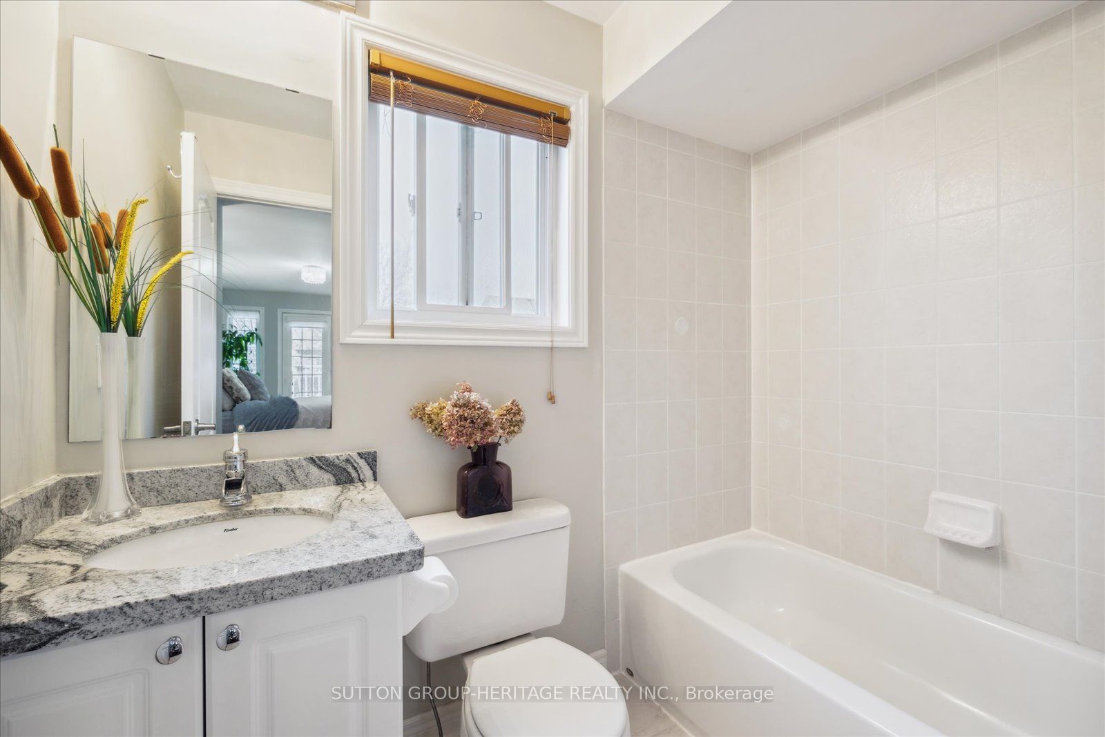 23 Ault Cres
