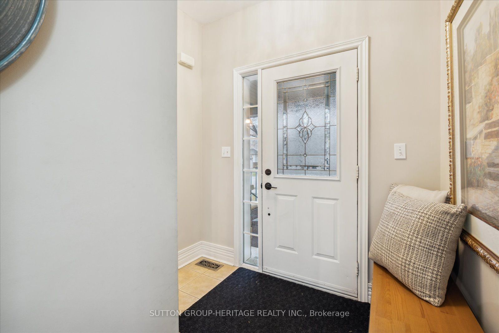 23 Ault Cres