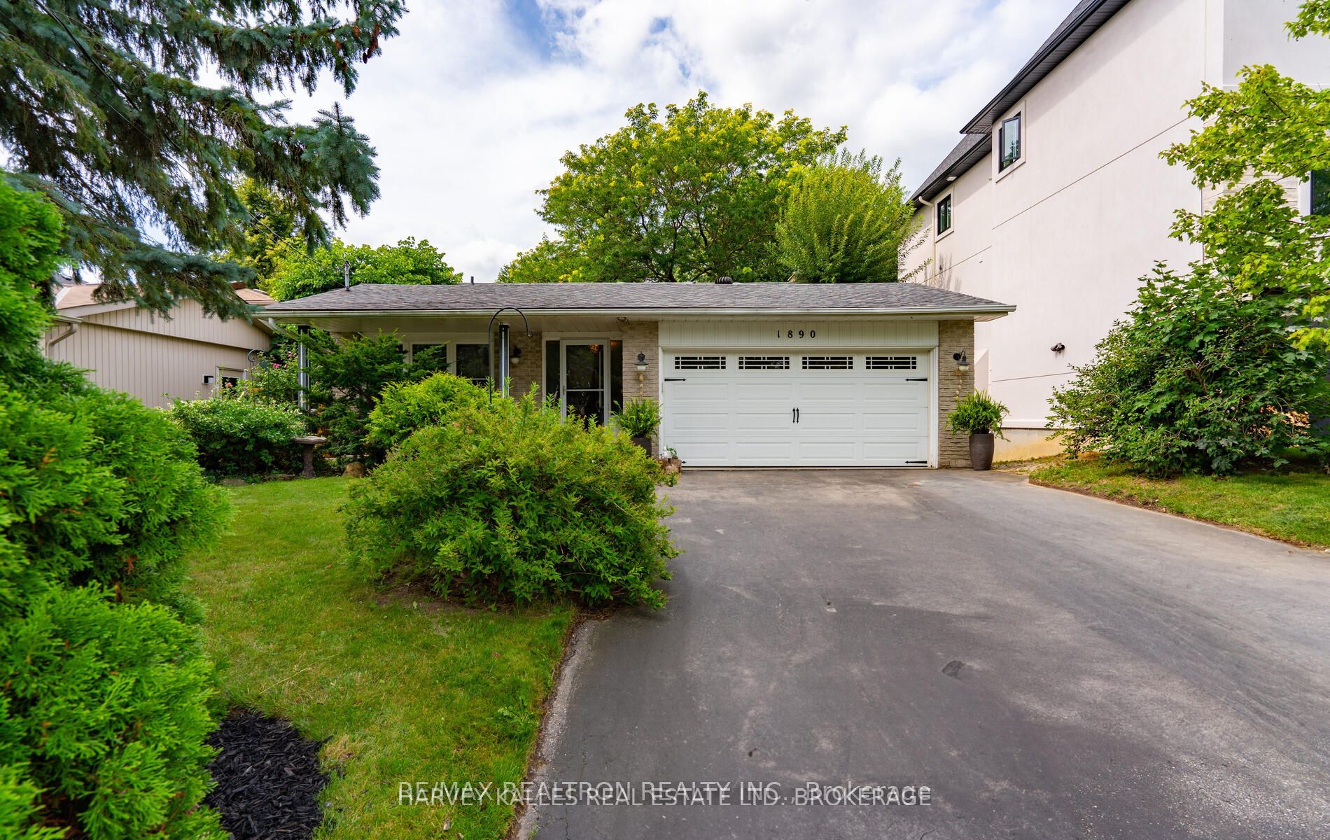1890 Spruce Hill Rd