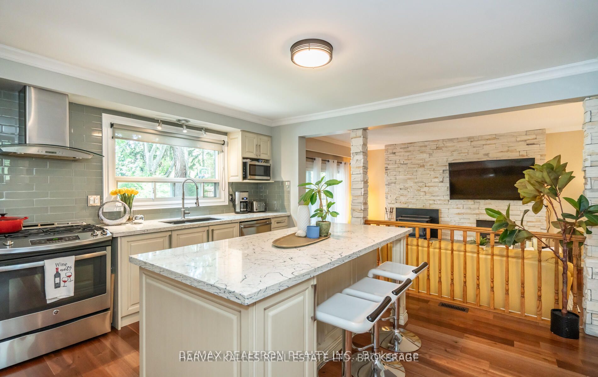 1890 Spruce Hill Rd