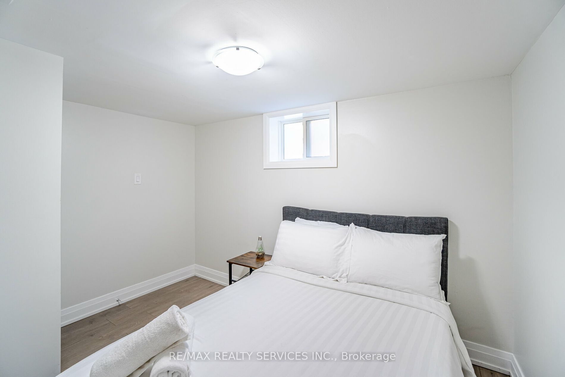 89 Darlingside Dr