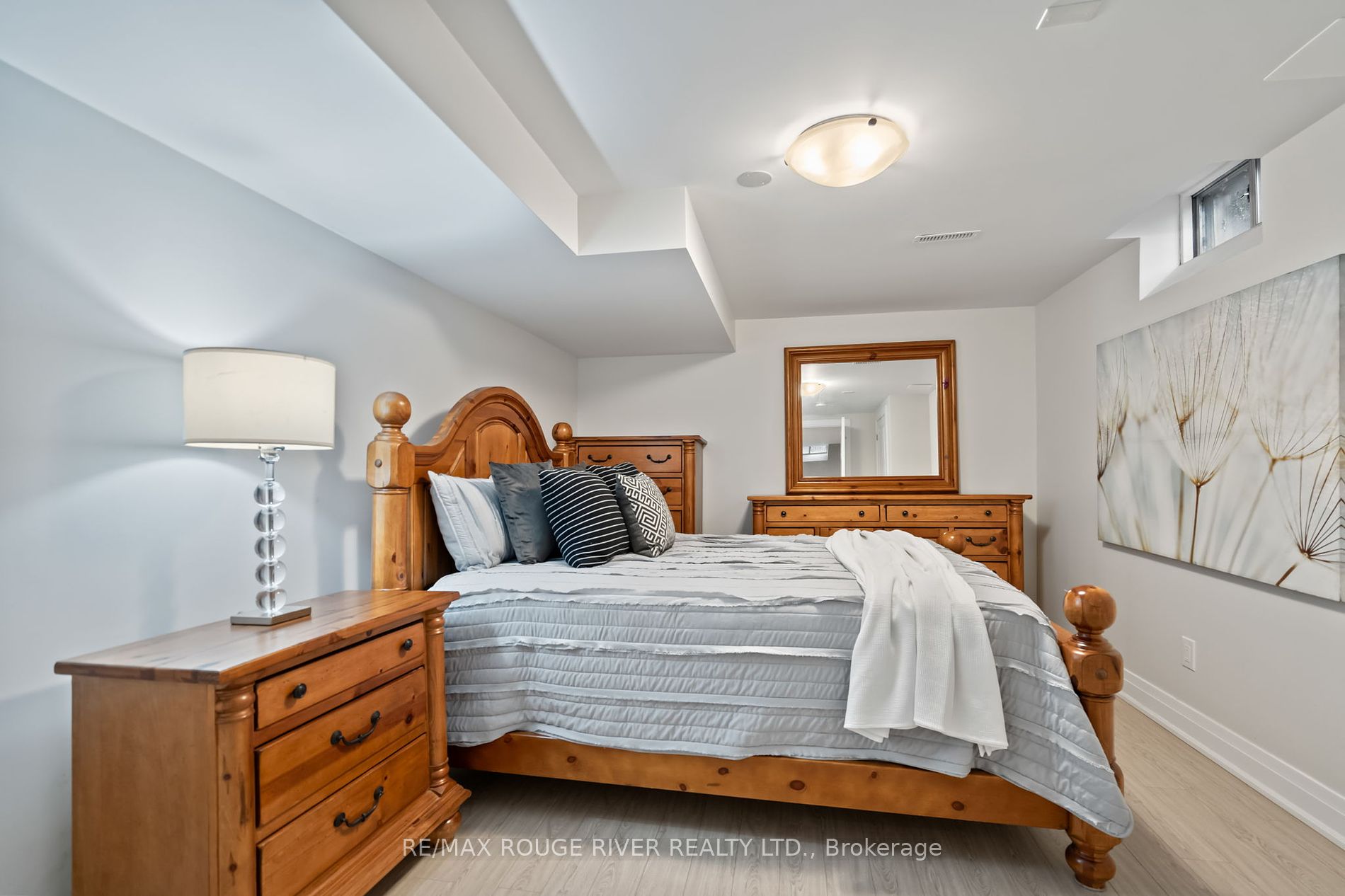 20 Dewbourne Pl