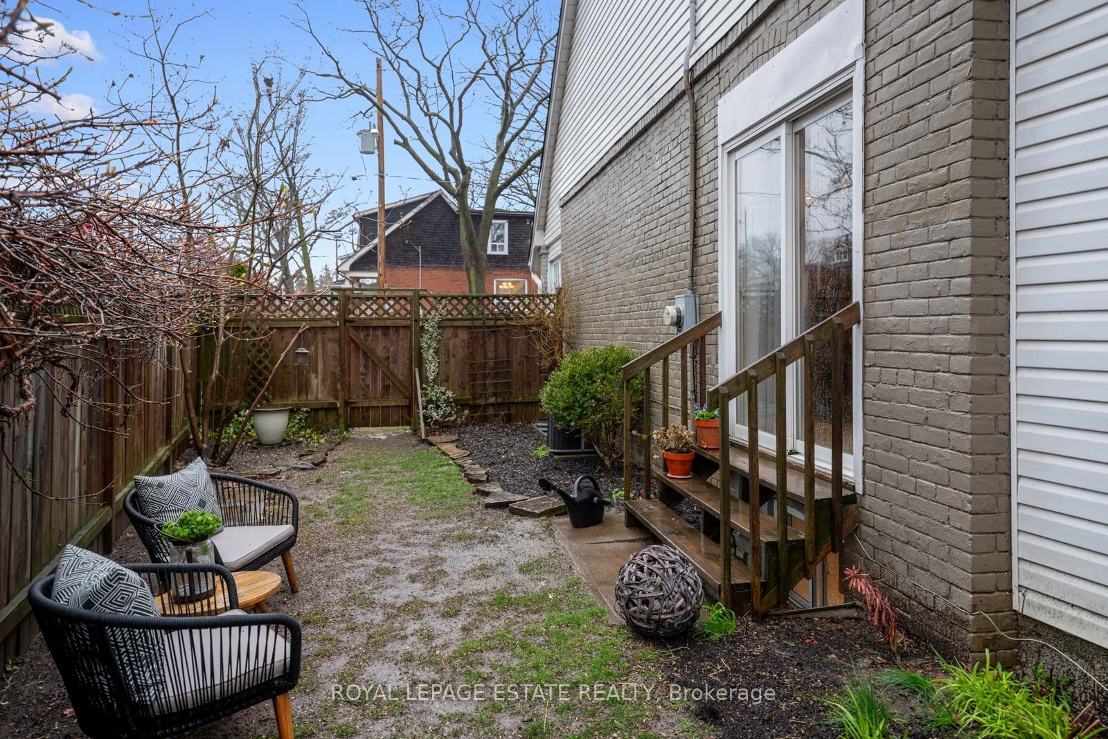 1 Morton Rd