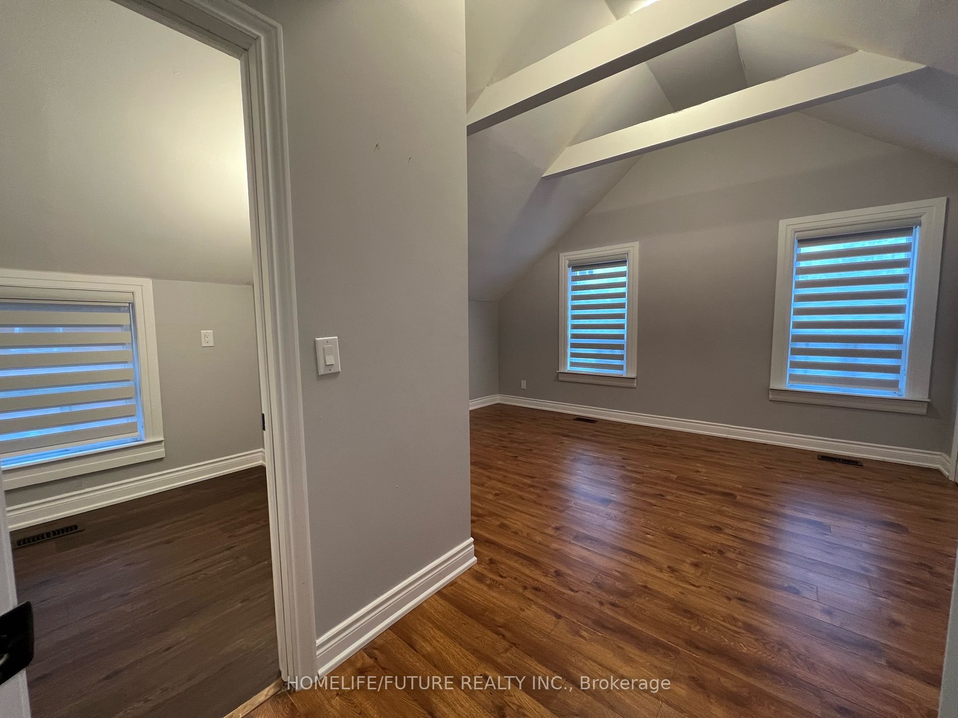 11 Hall St