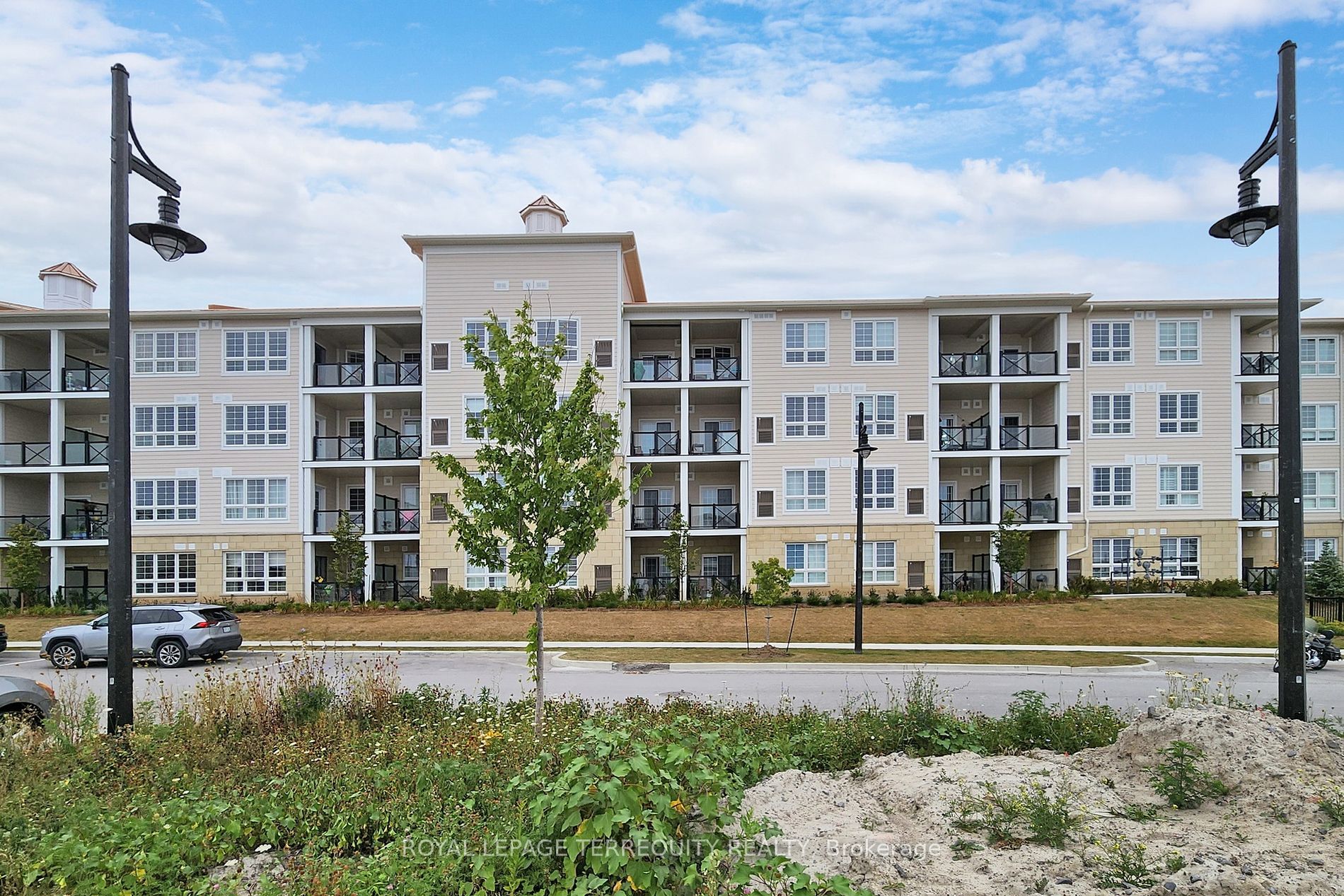 50 Lakebreeze Dr, #118