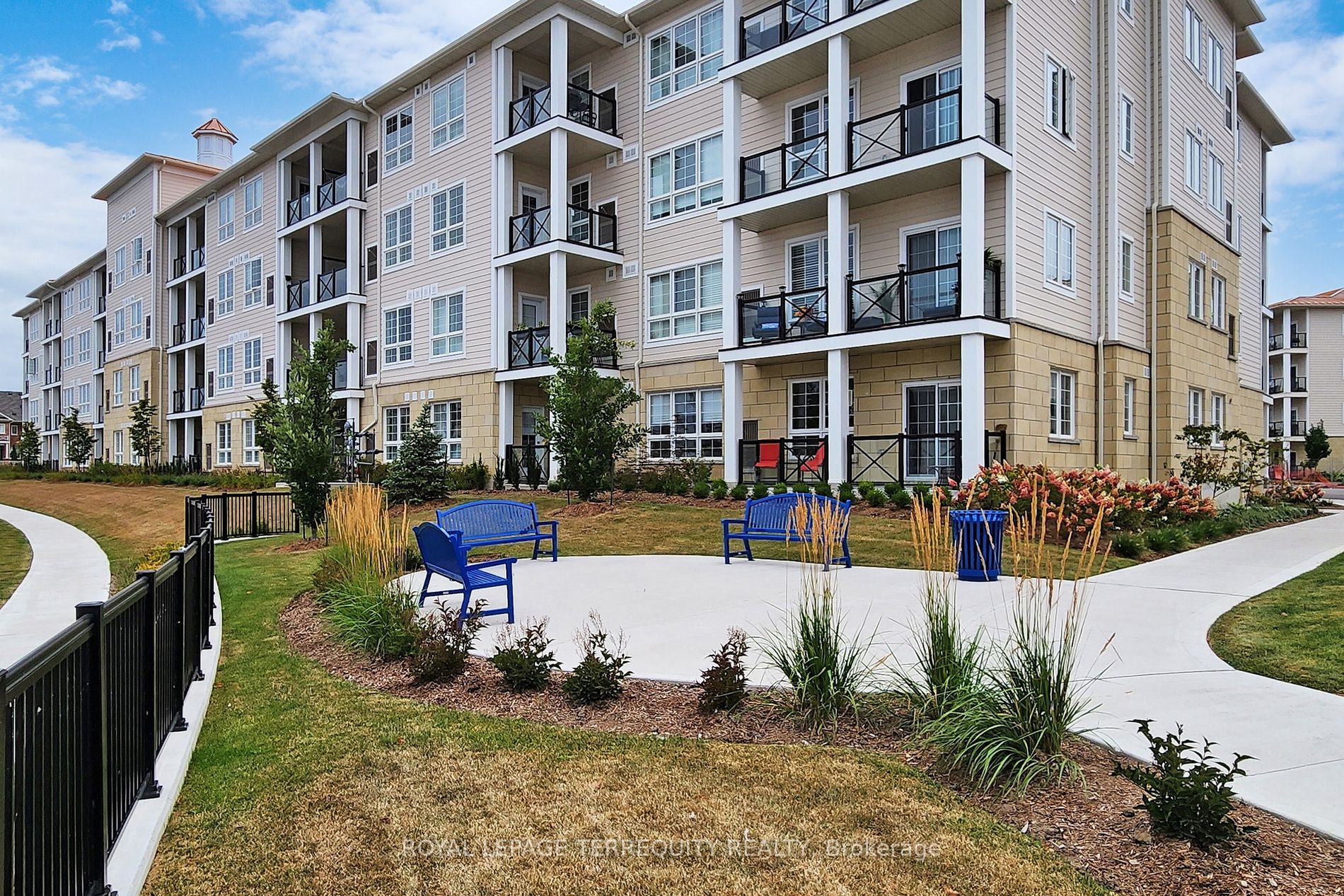 50 Lakebreeze Dr, #118