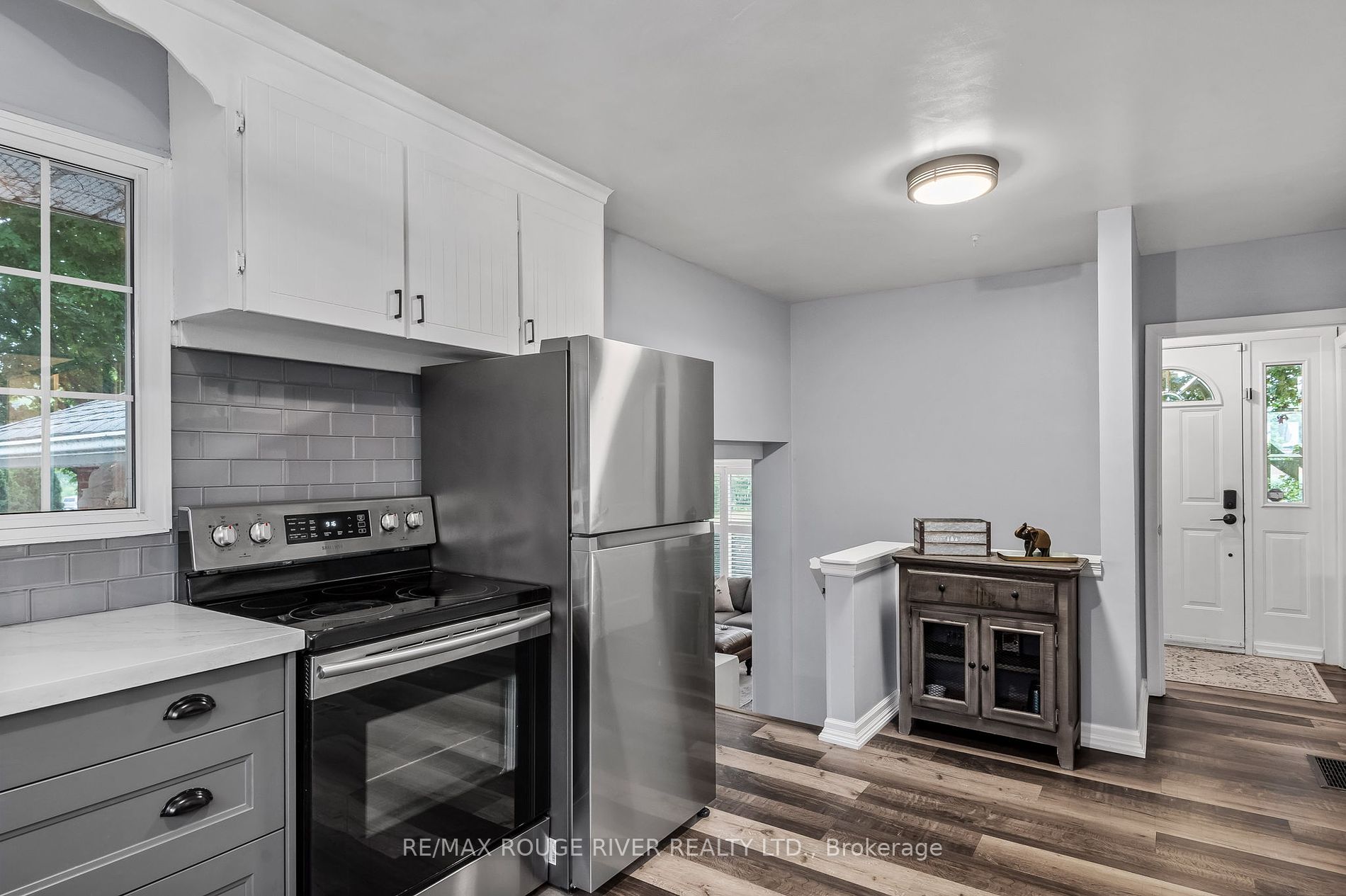 1101 Walnut St W