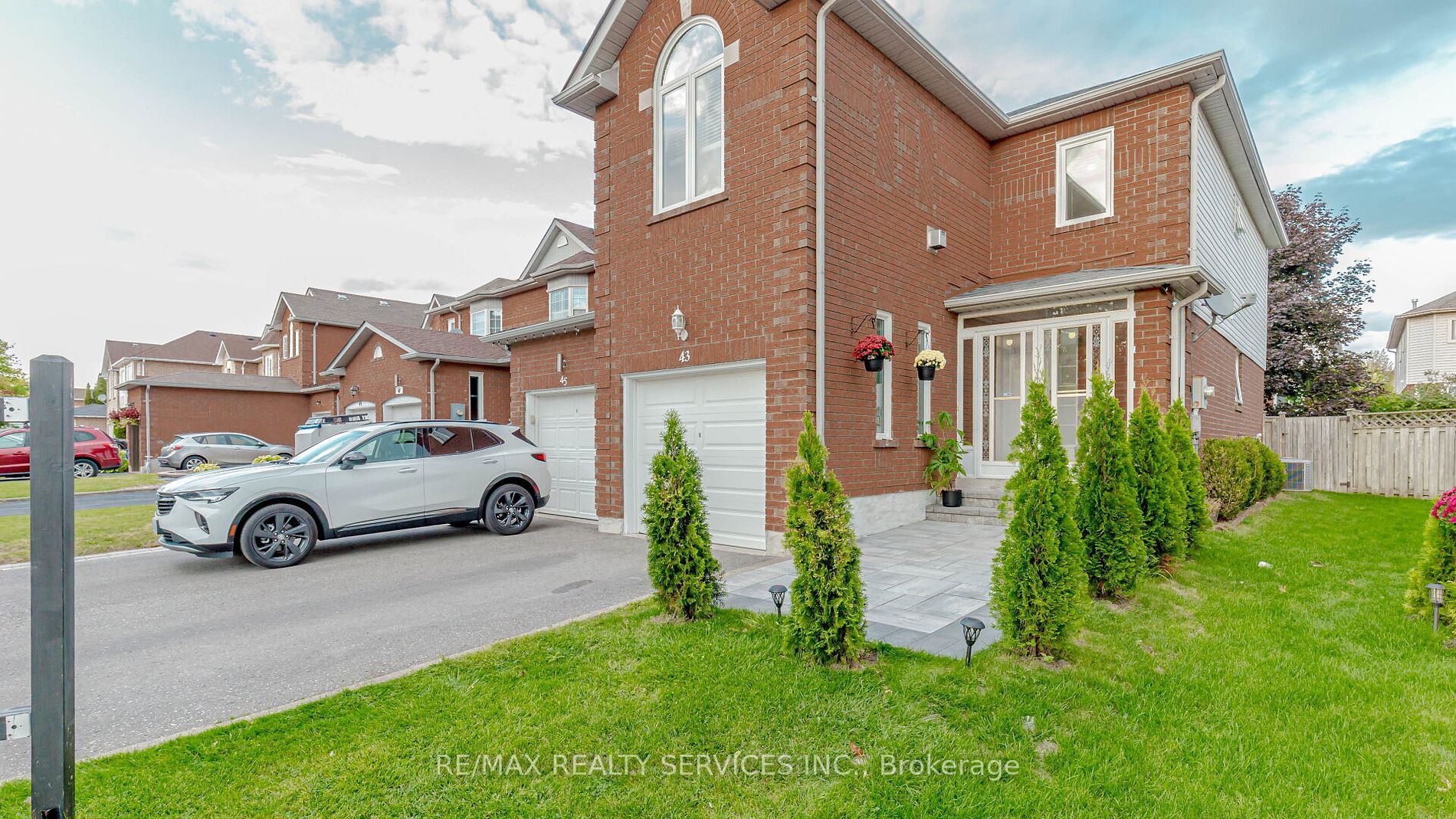 43 Creekwood Cres