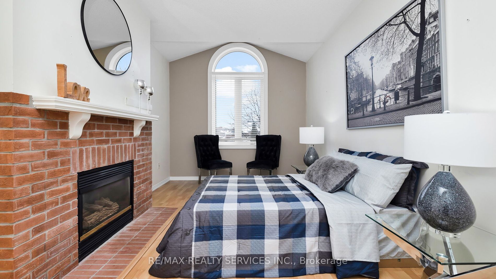 43 Creekwood Cres