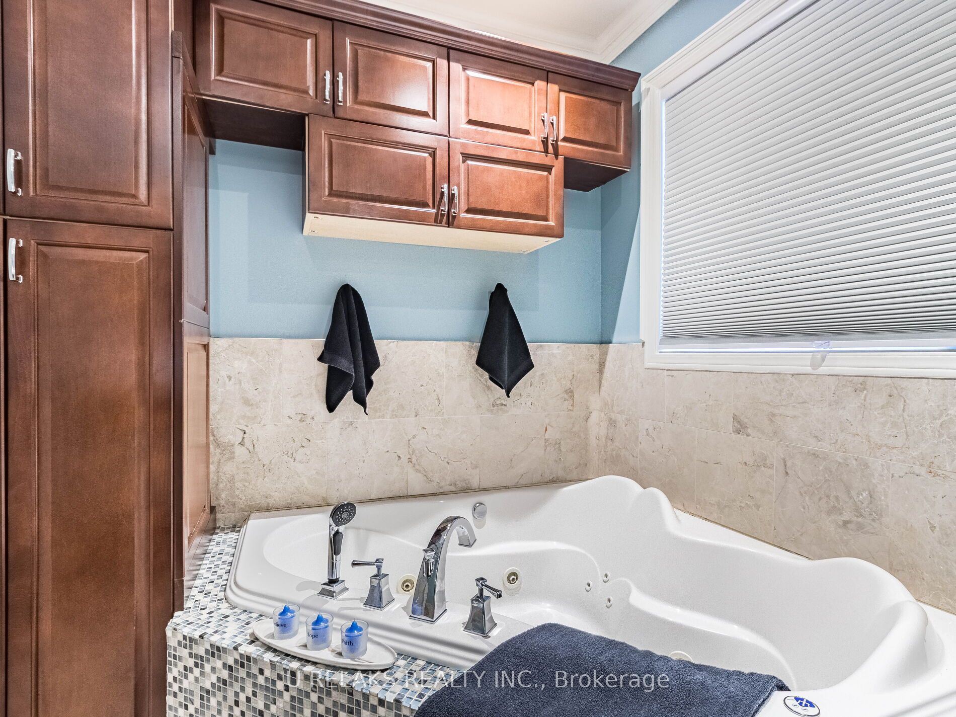 172 Melissa Crescent