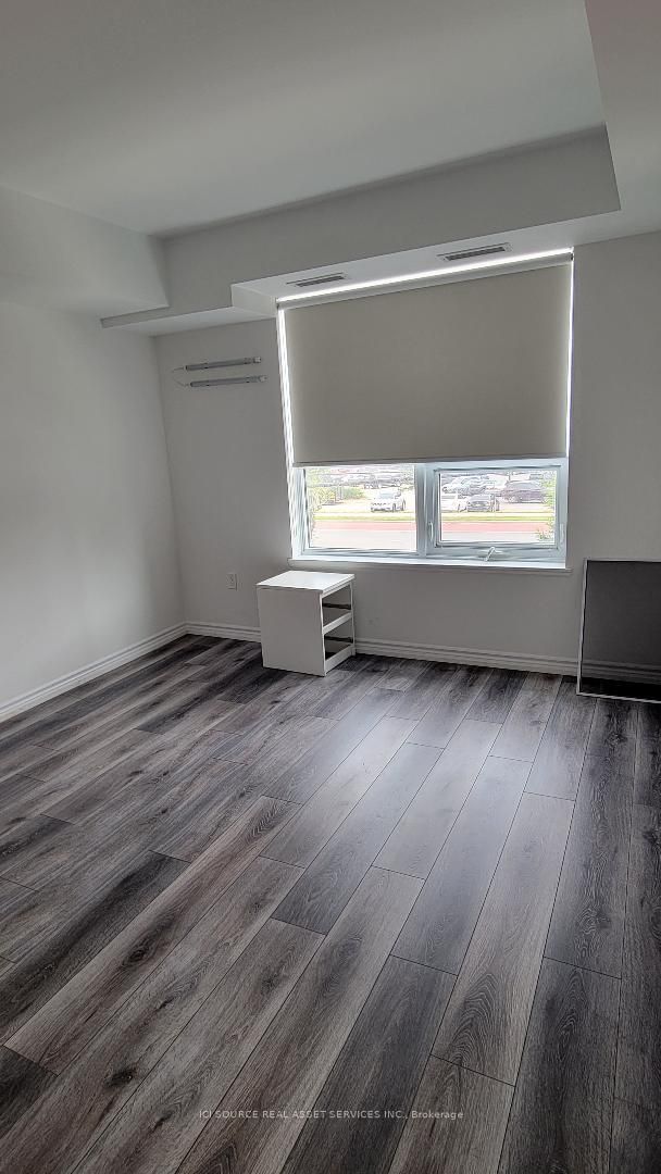 1 Falaise Rd, #221