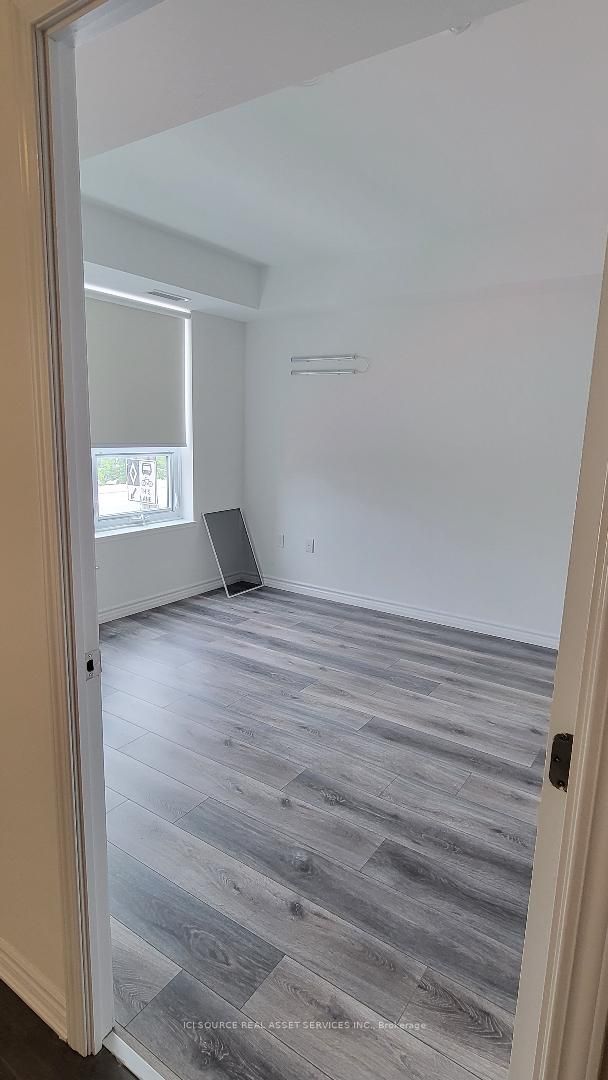 1 Falaise Rd, #221