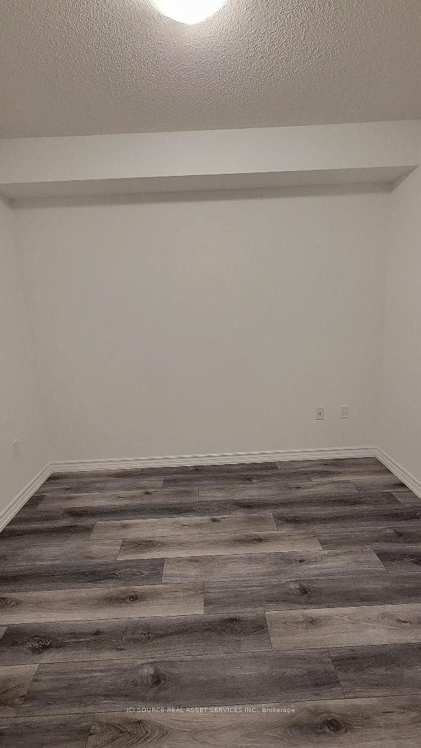1 Falaise Rd, #221