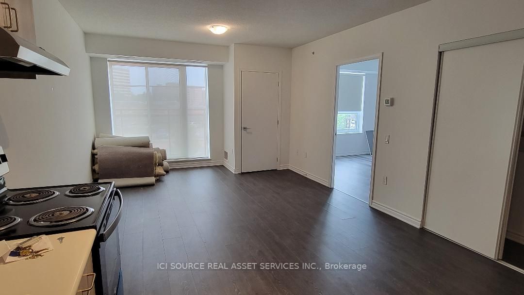 1 Falaise Rd, #221