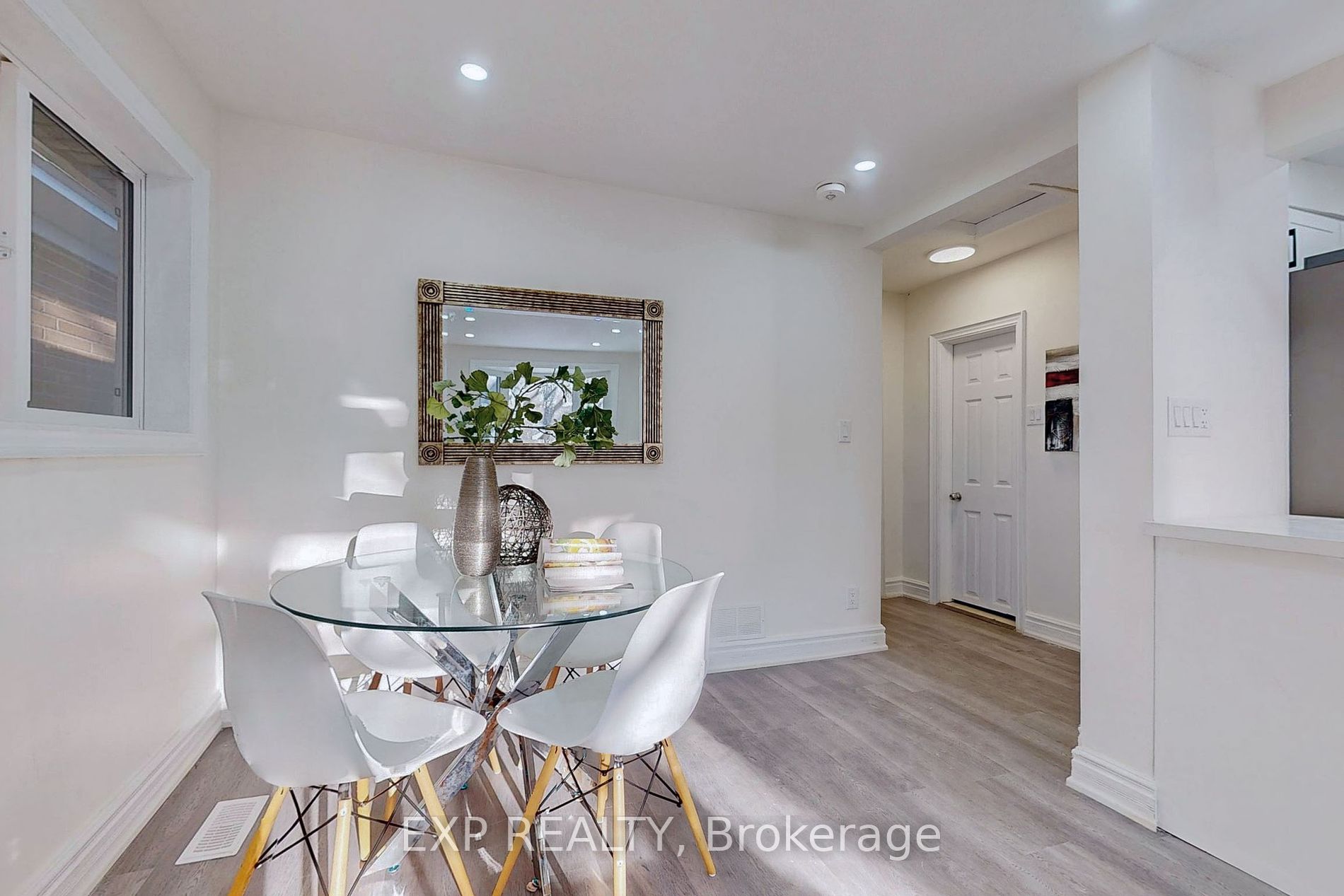 15 Vanbrugh Ave