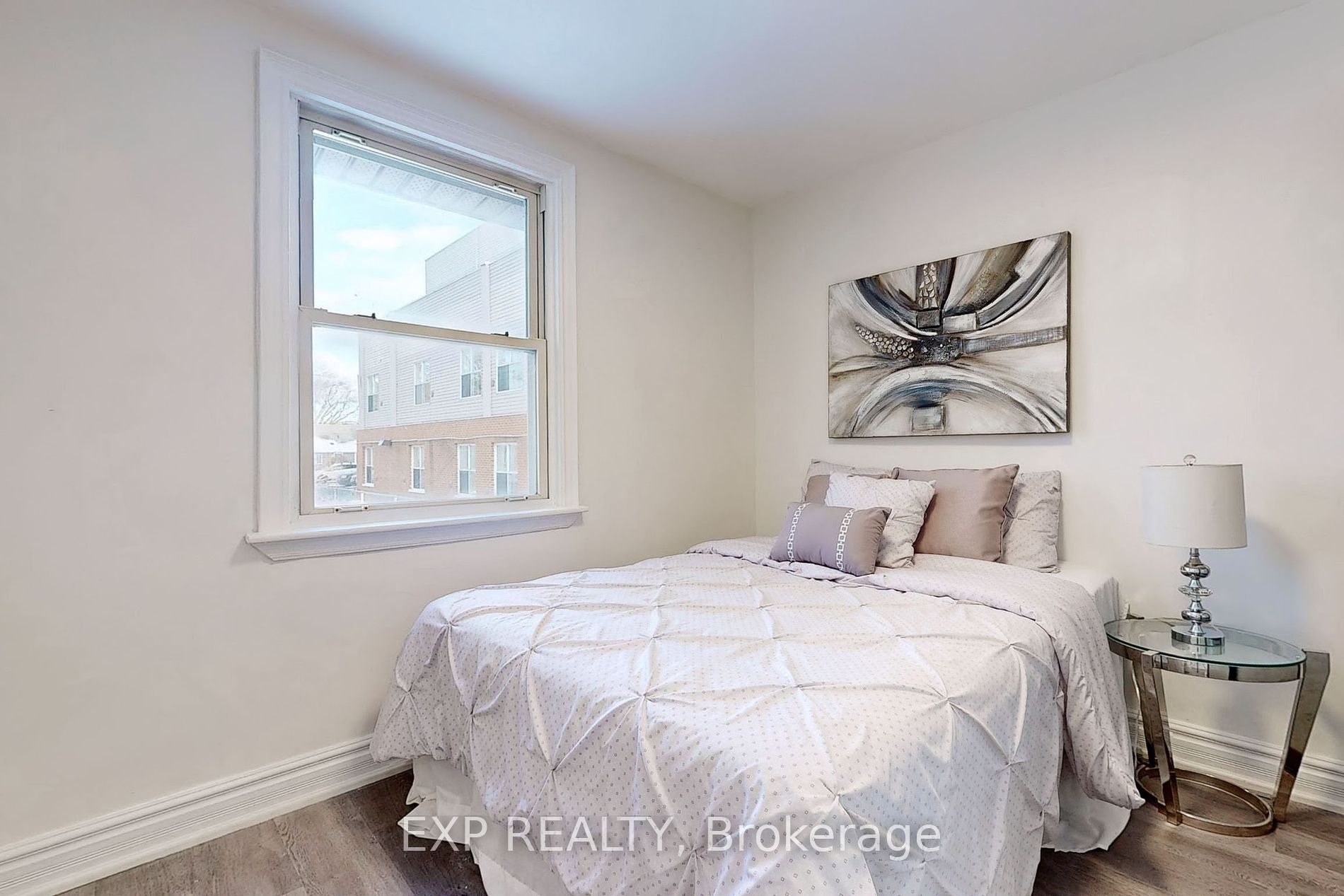 15 Vanbrugh Ave
