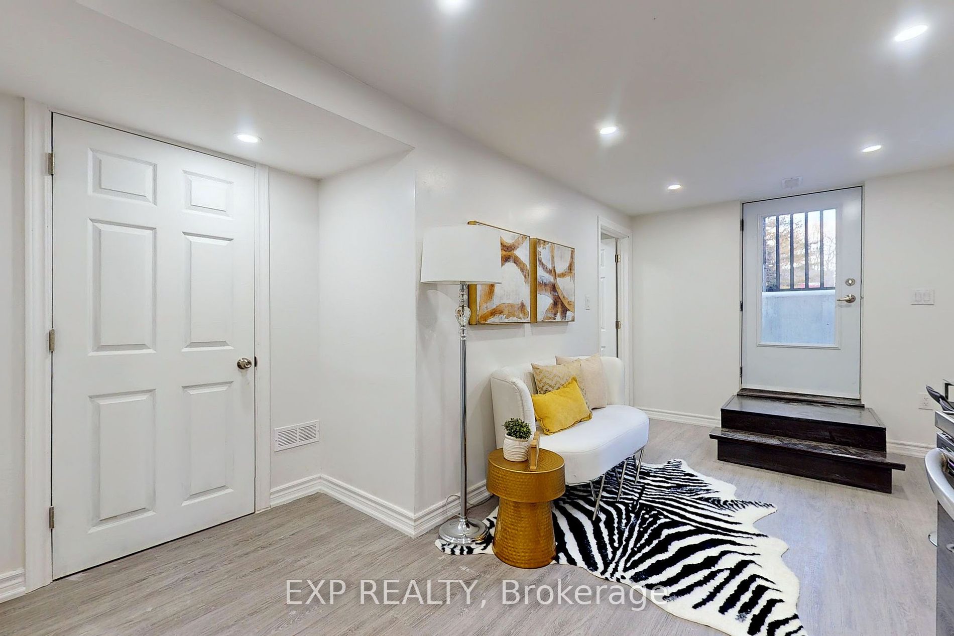 15 Vanbrugh Ave