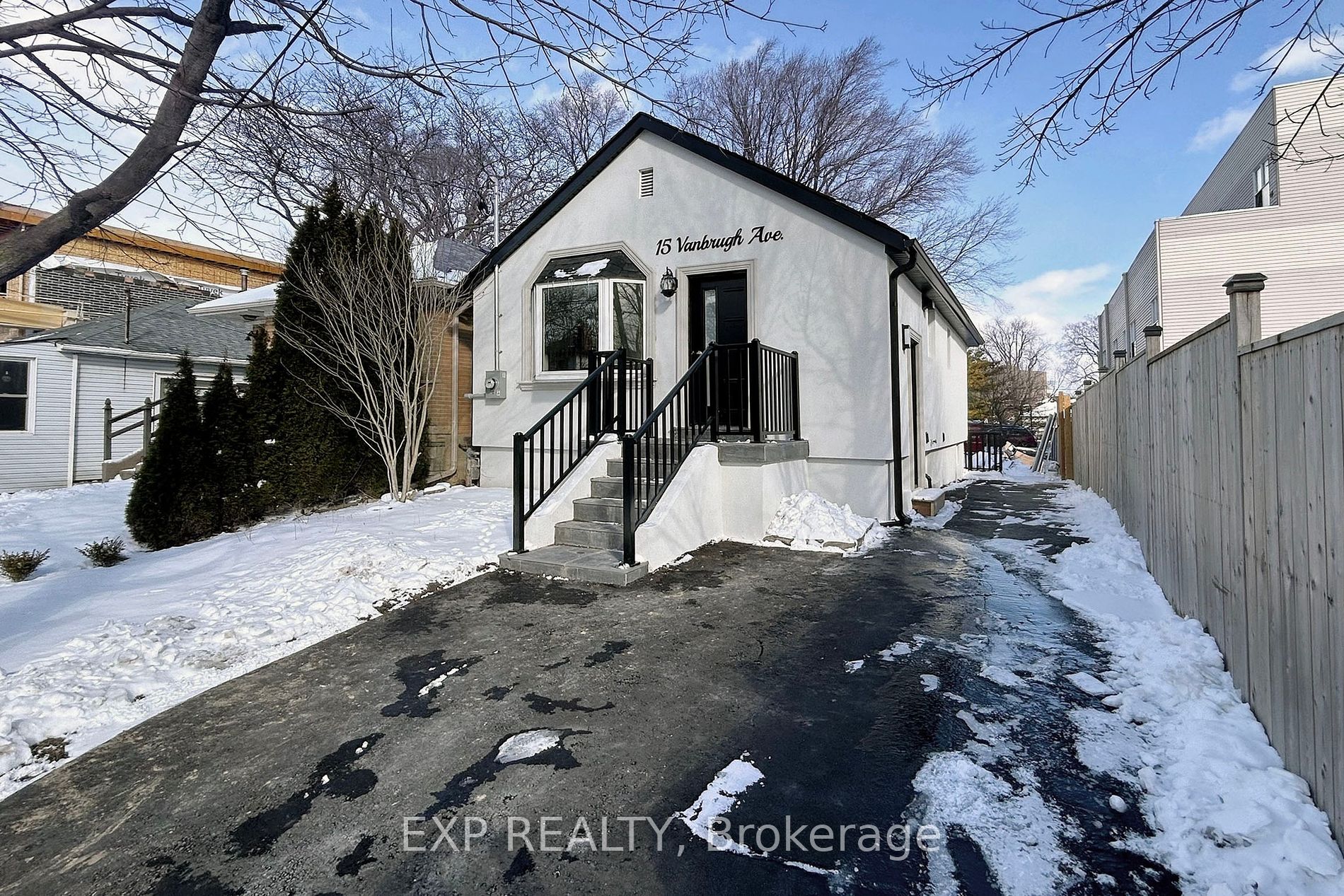 15 Vanbrugh Ave