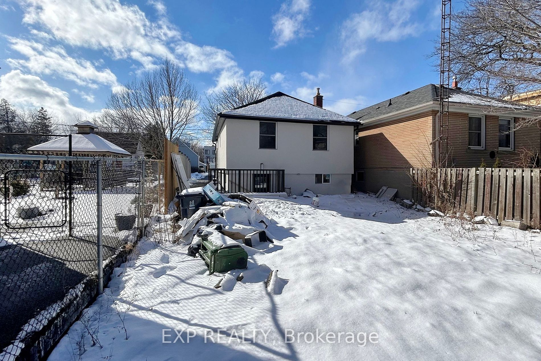 15 Vanbrugh Ave