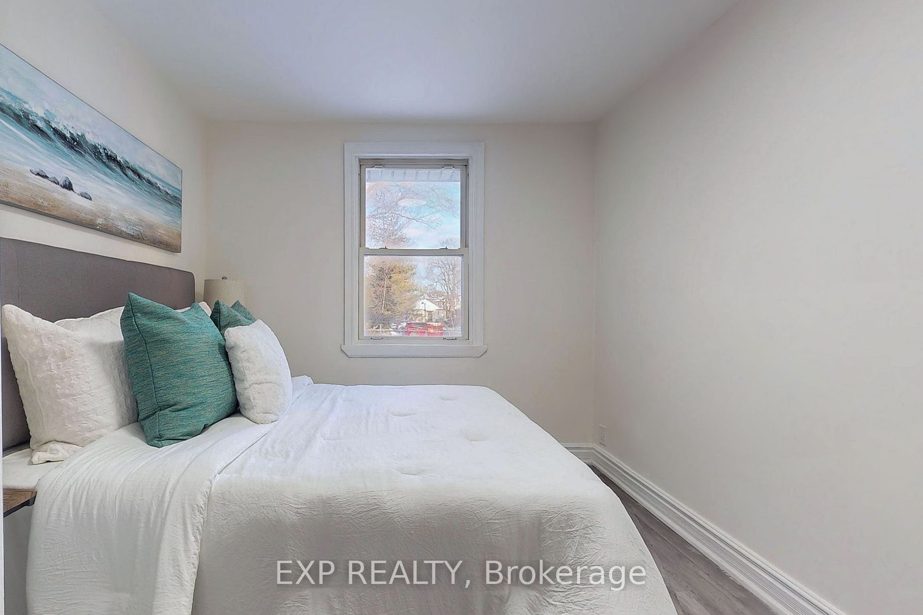 15 Vanbrugh Ave