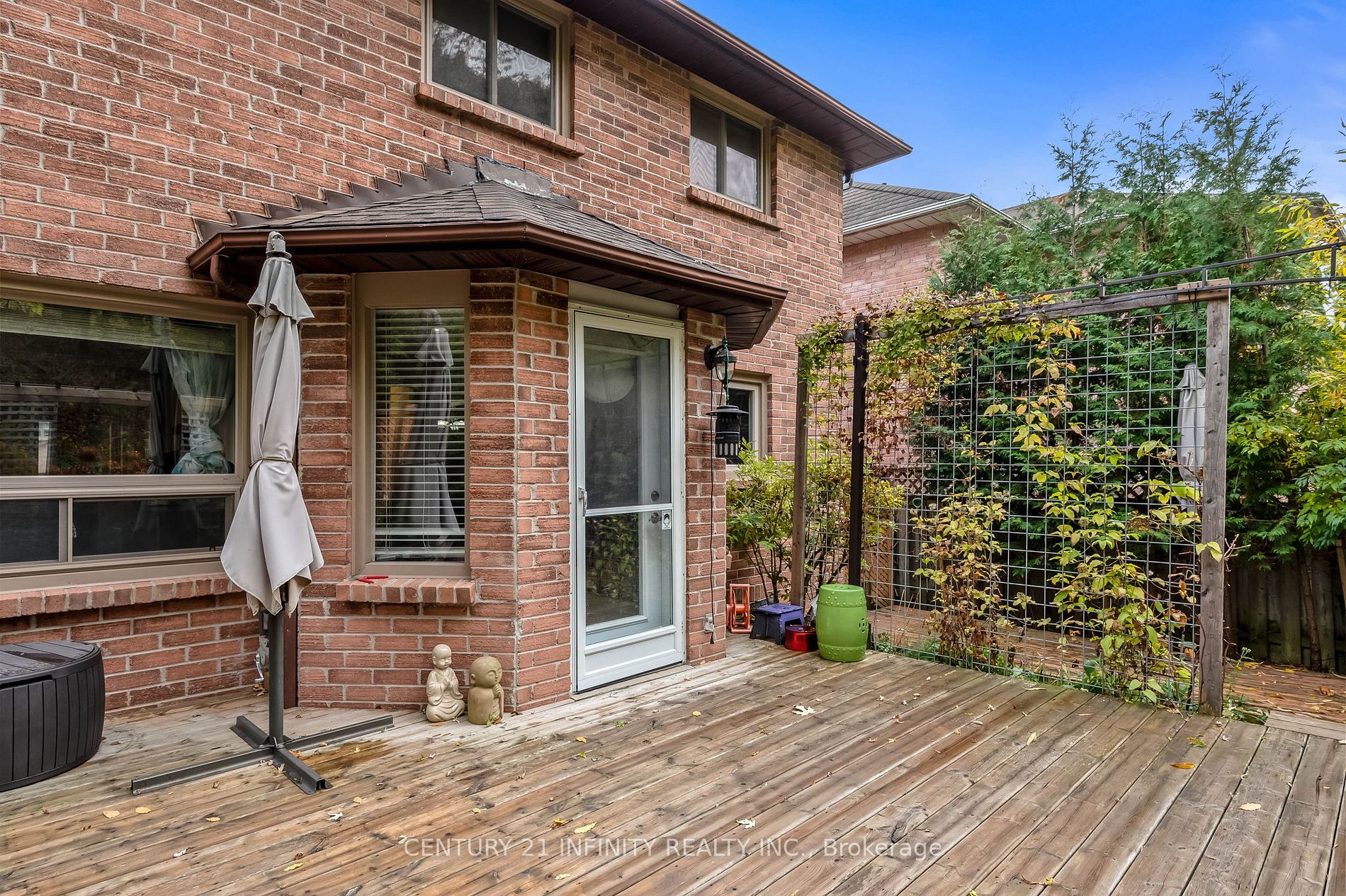 103 Ravenscroft Road