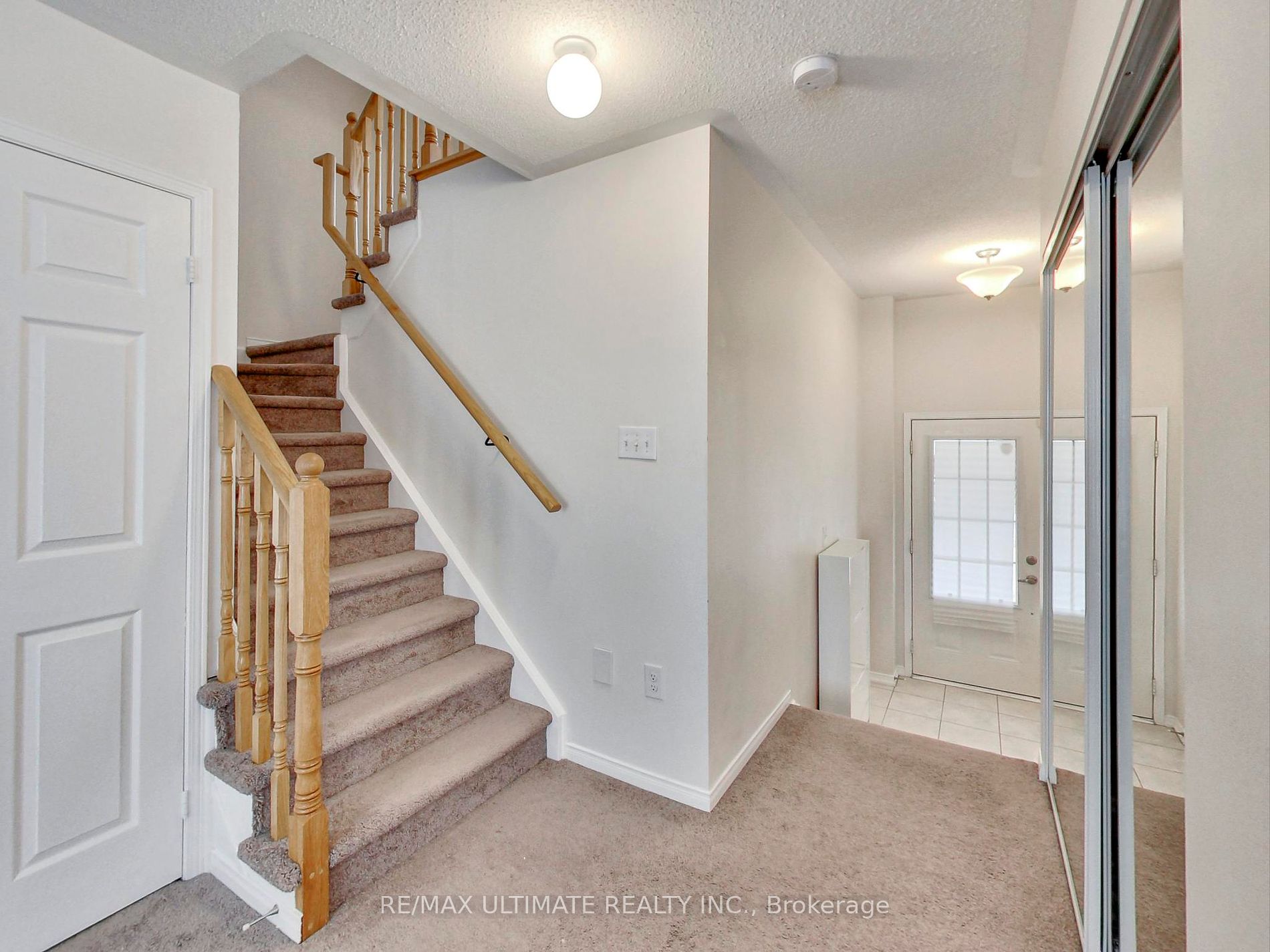 487 Rossland Road E