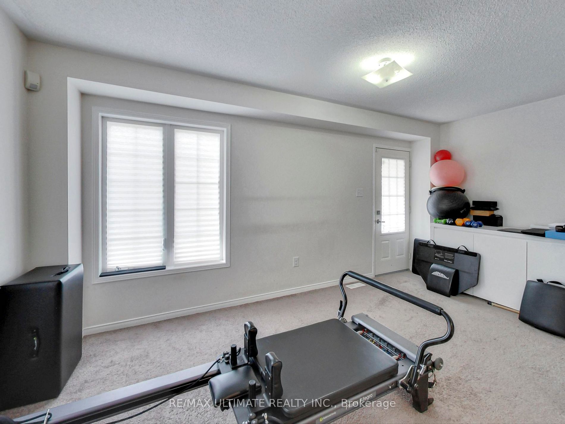 487 Rossland Road E