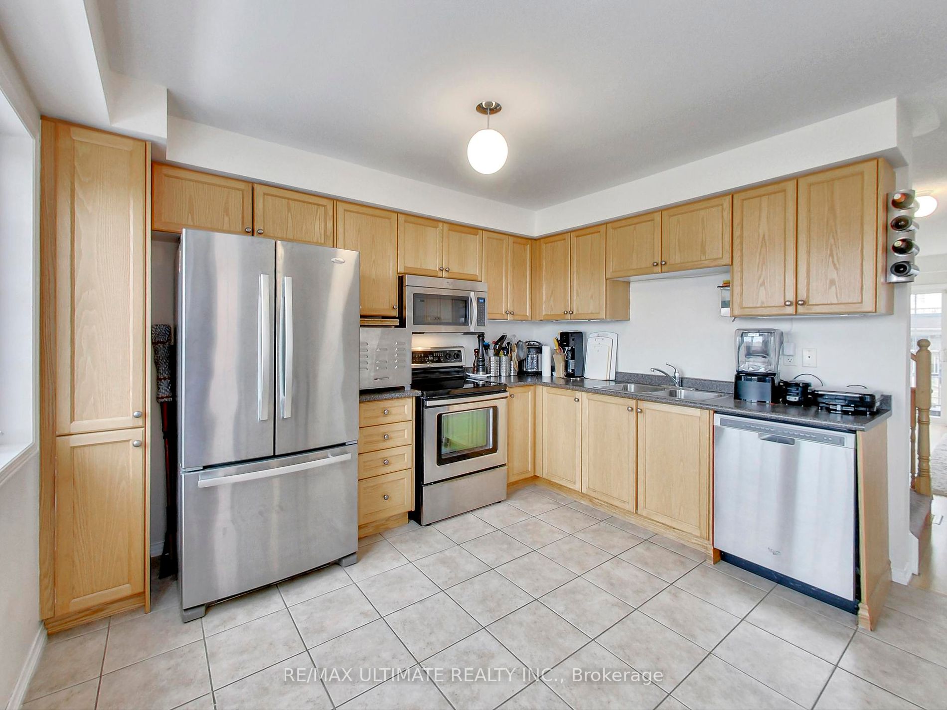 487 Rossland Road E