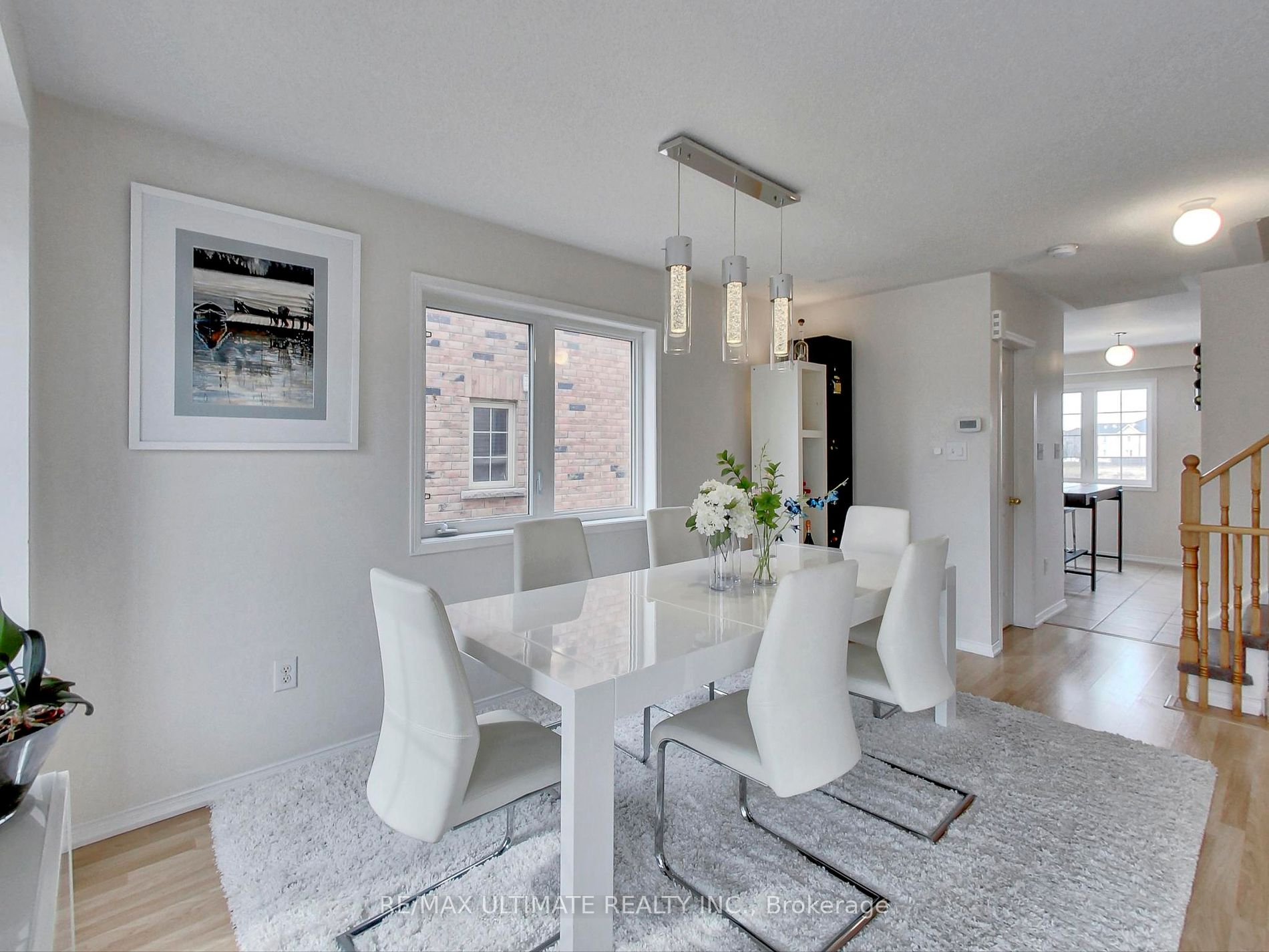 487 Rossland Road E