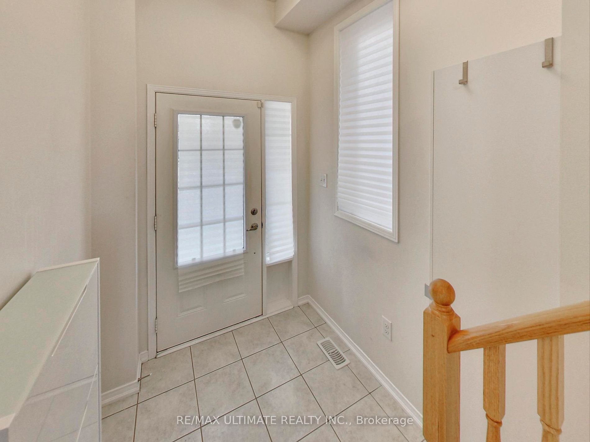 487 Rossland Road E