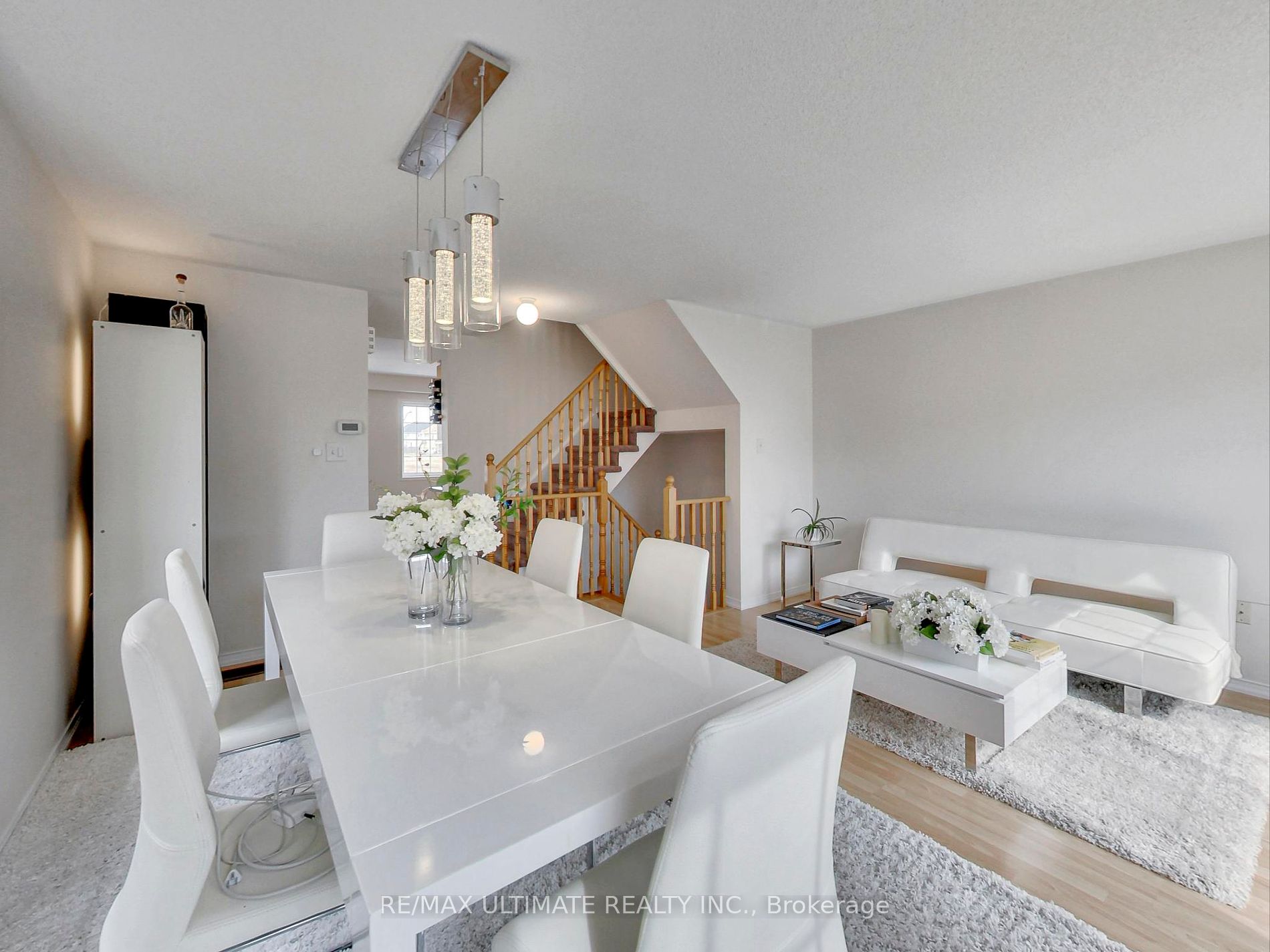 487 Rossland Road E