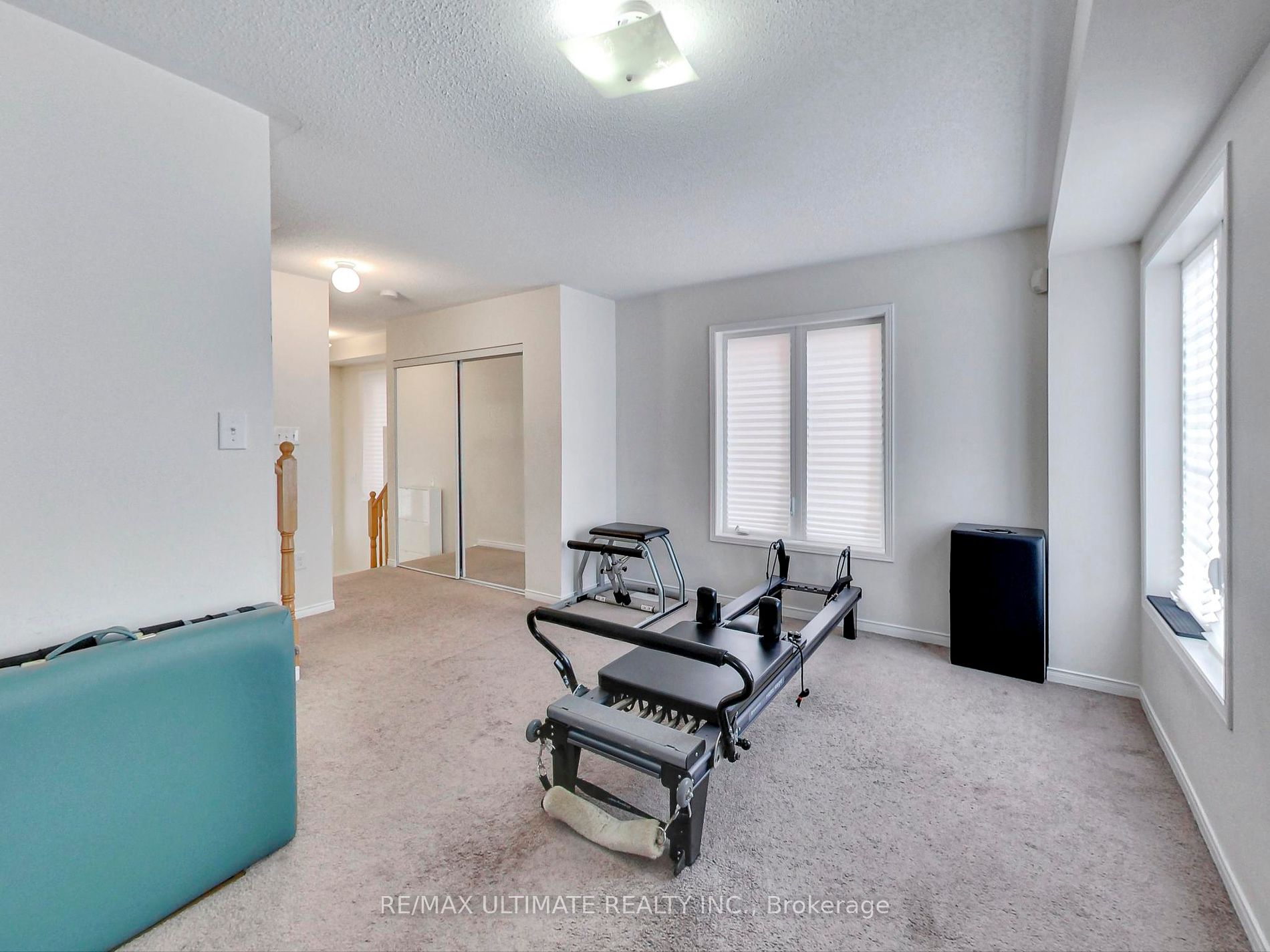 487 Rossland Road E
