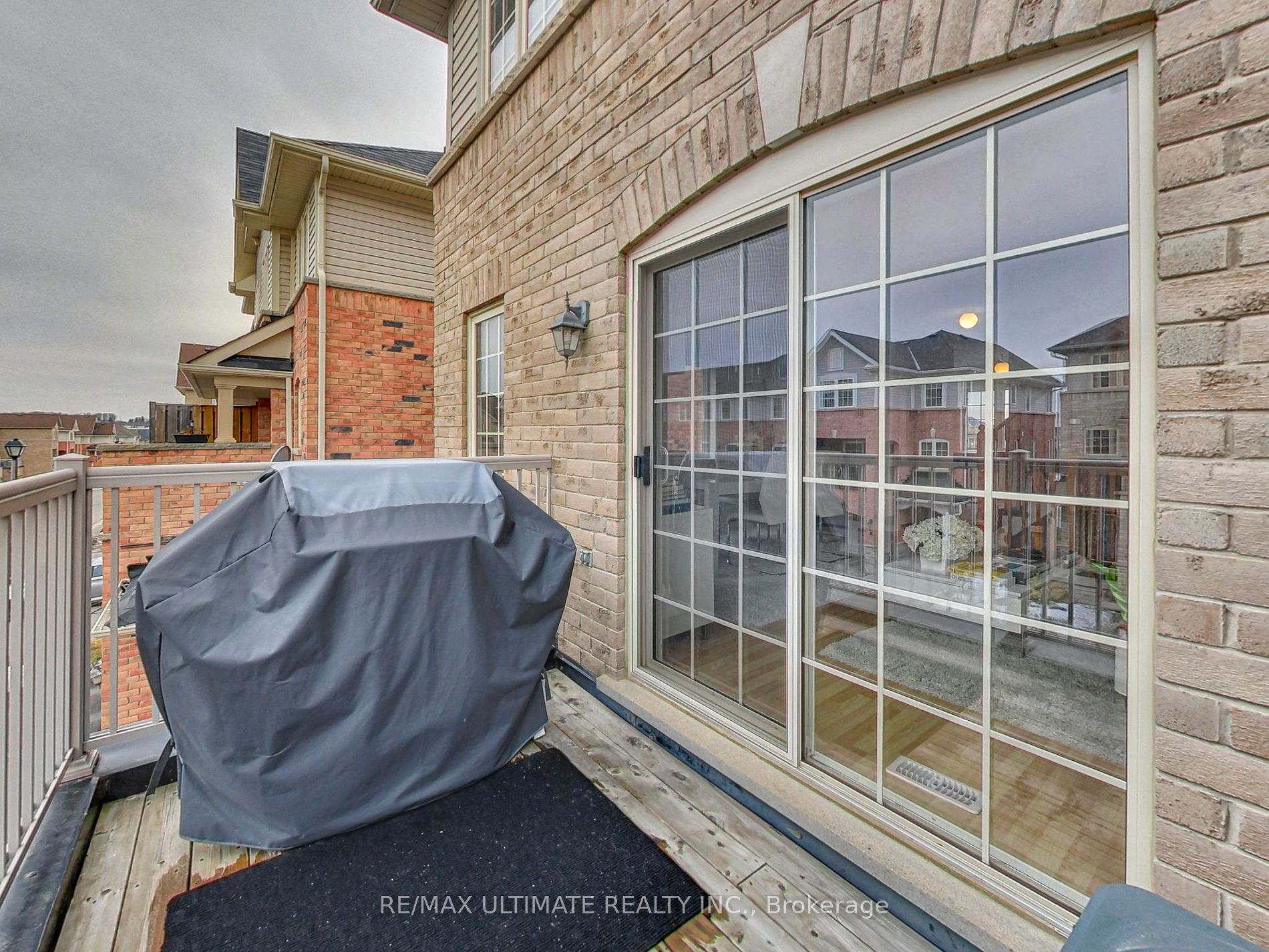 487 Rossland Road E