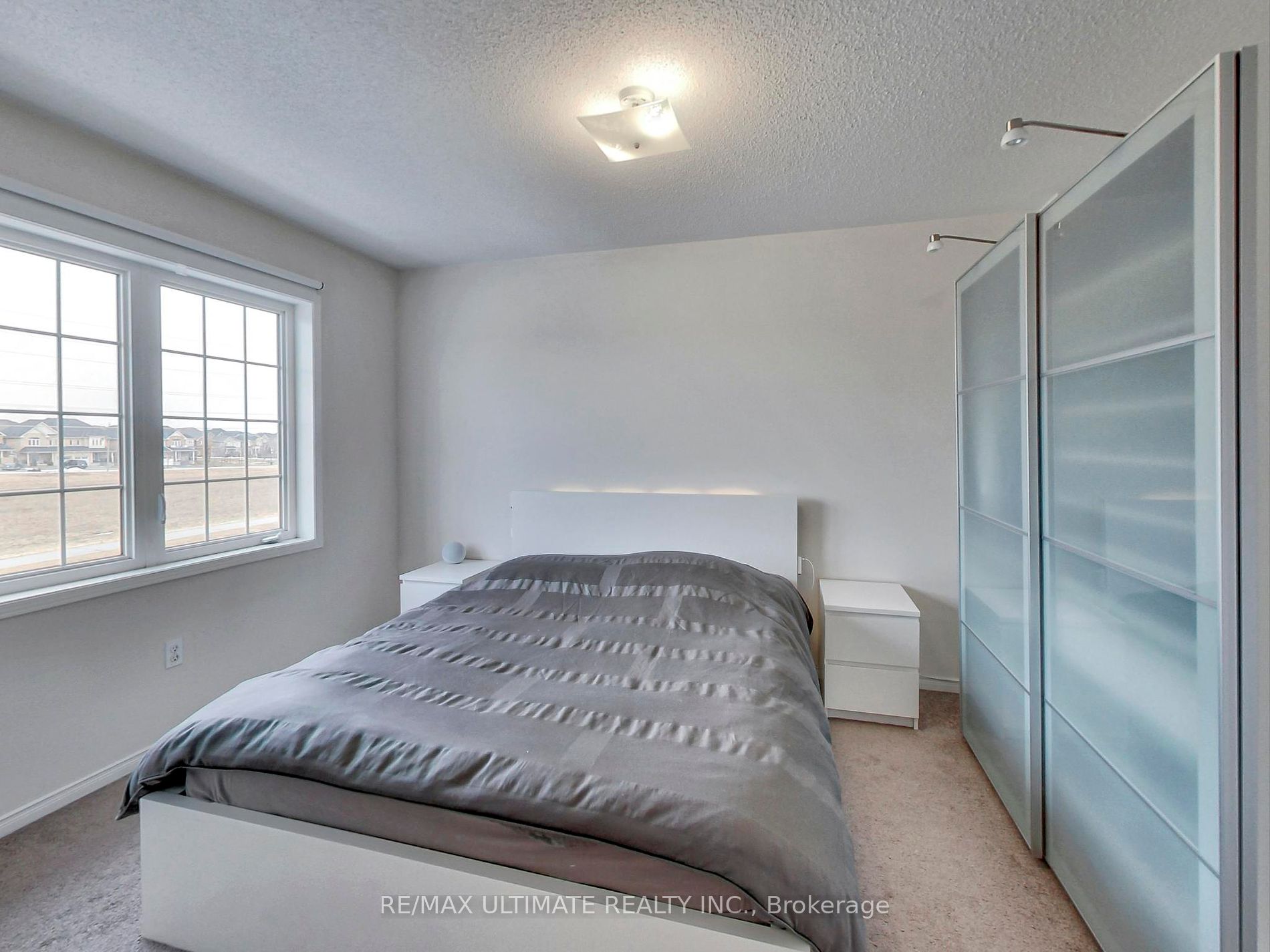 487 Rossland Road E