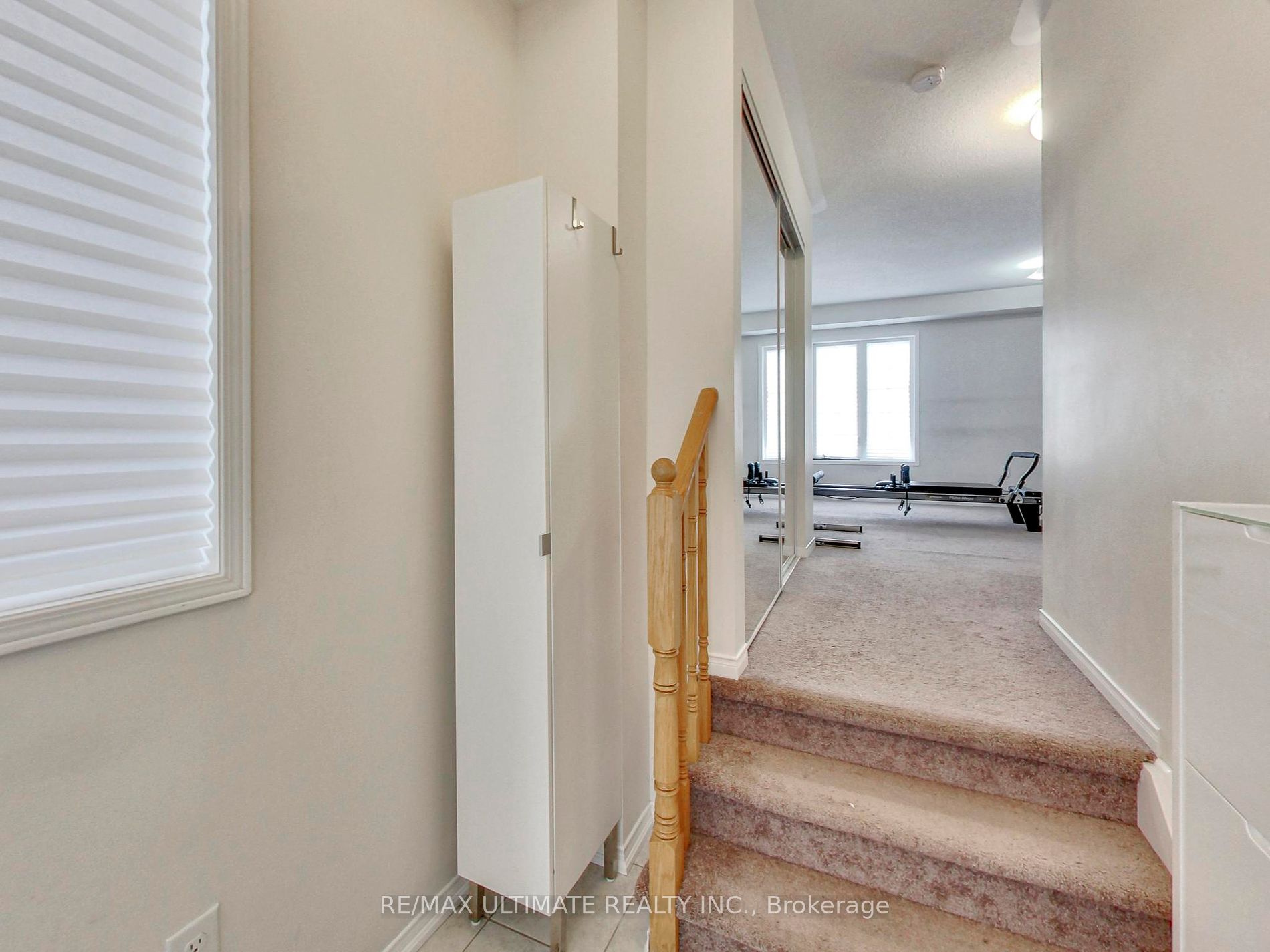 487 Rossland Road E