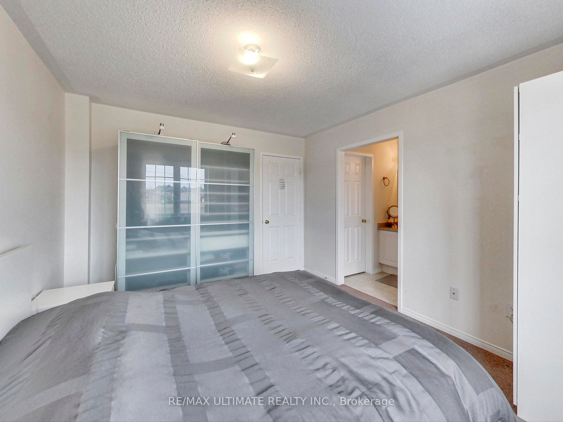 487 Rossland Road E