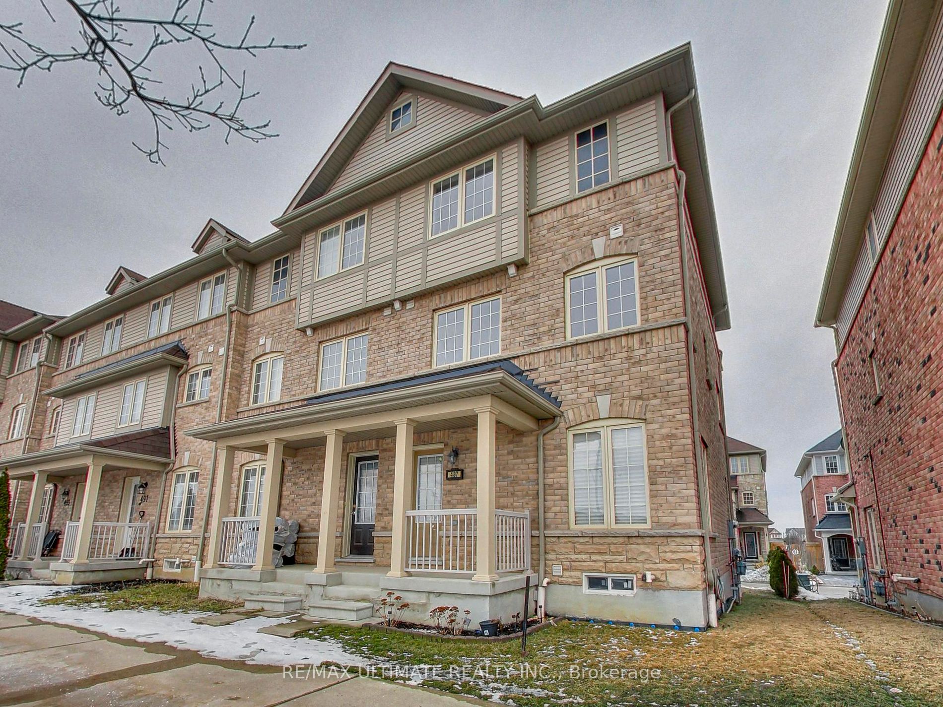 487 Rossland Road E