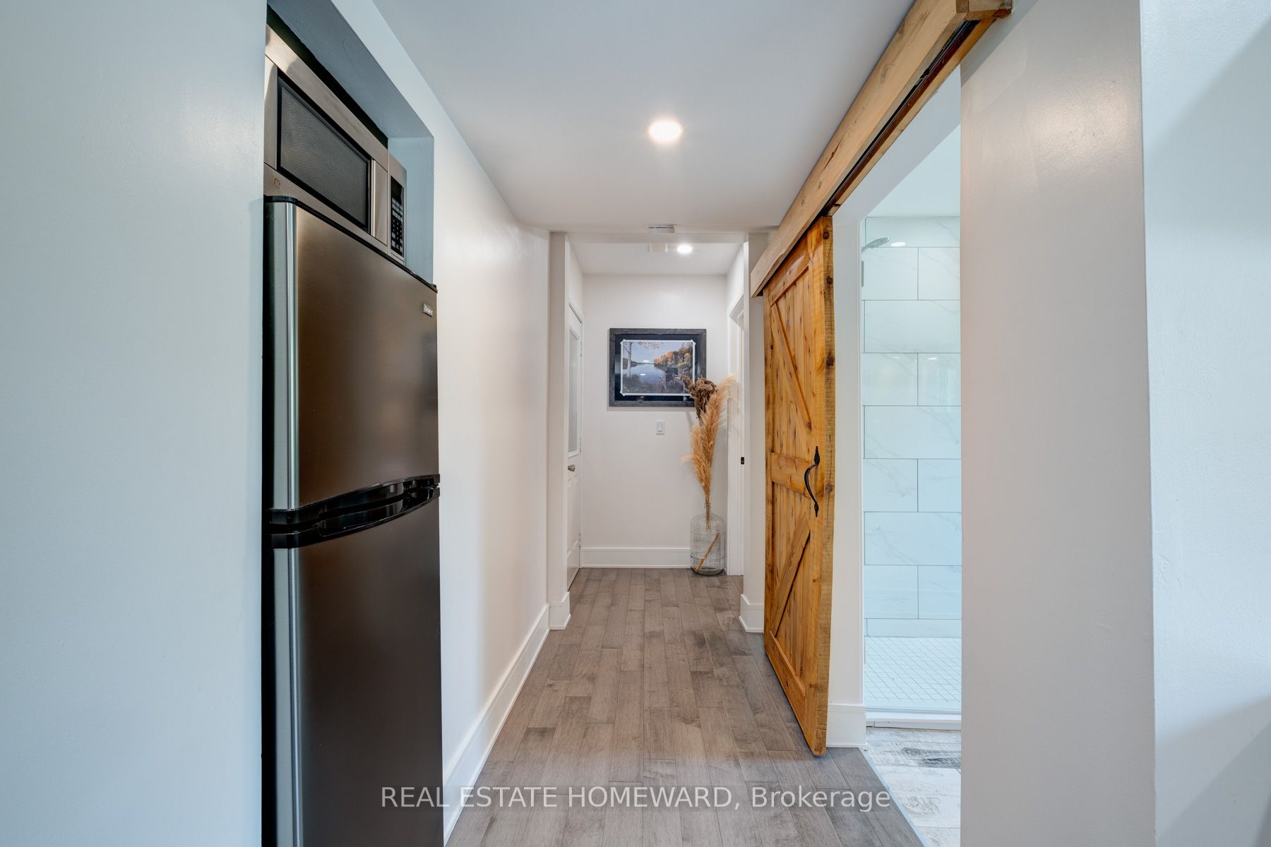 6 Armstrong Ave