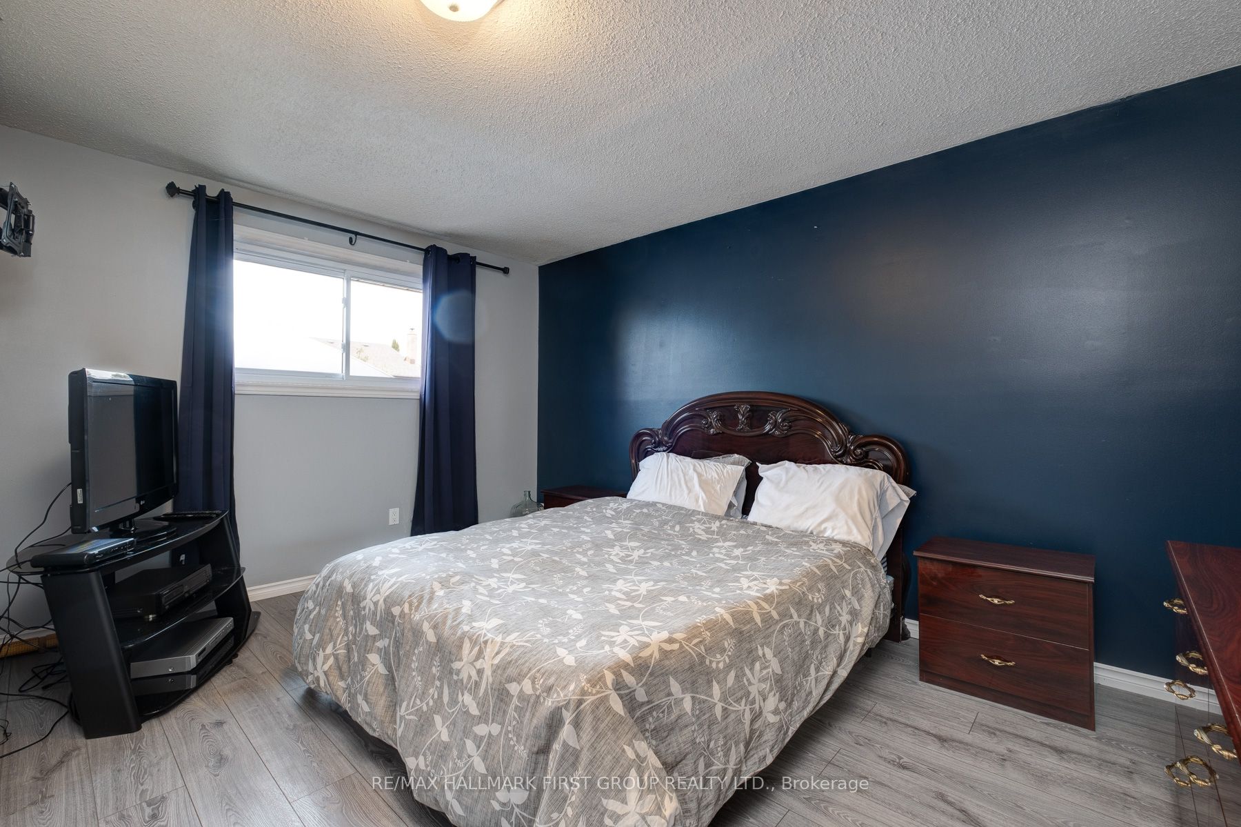 430 Paddington Cres
