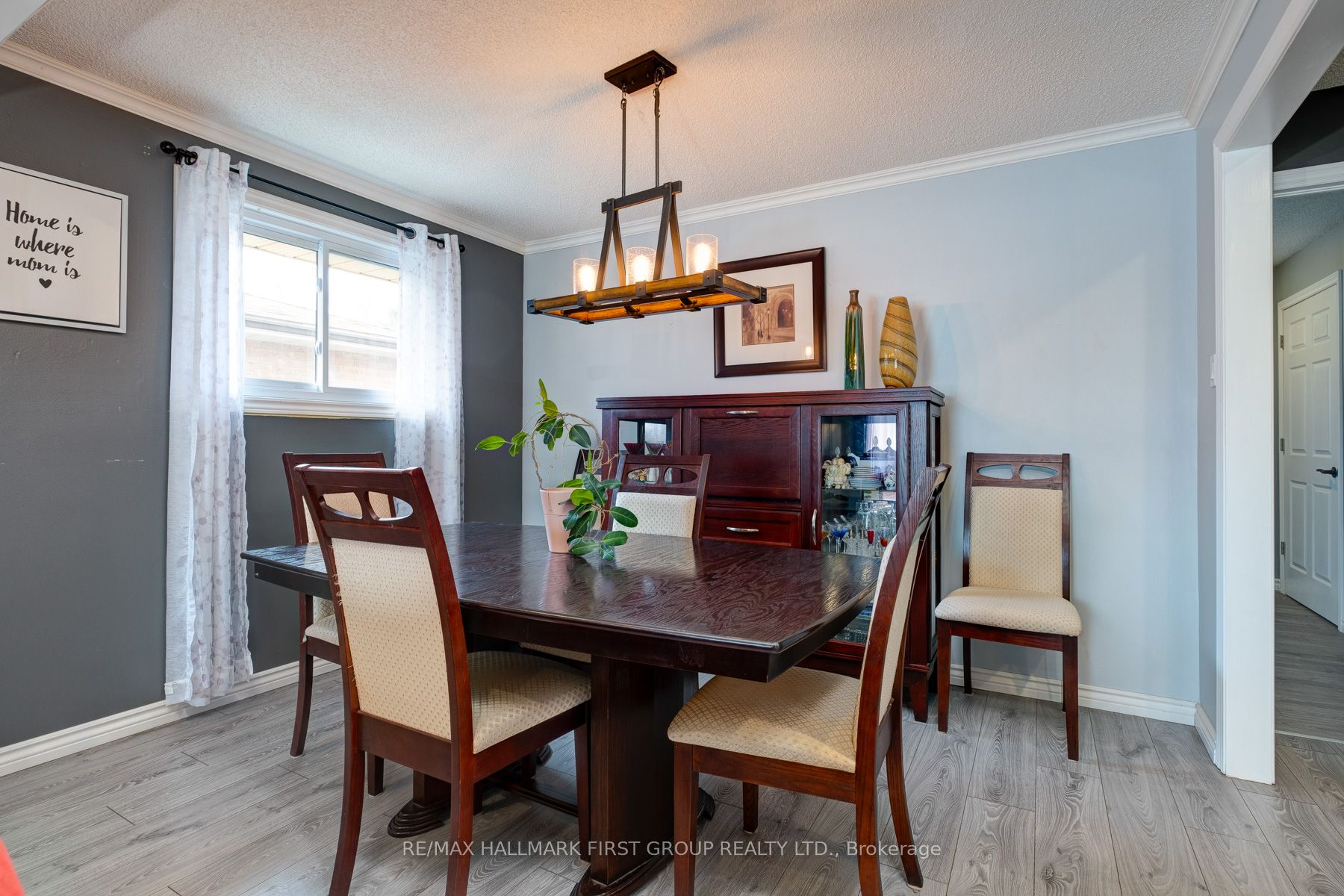430 Paddington Cres