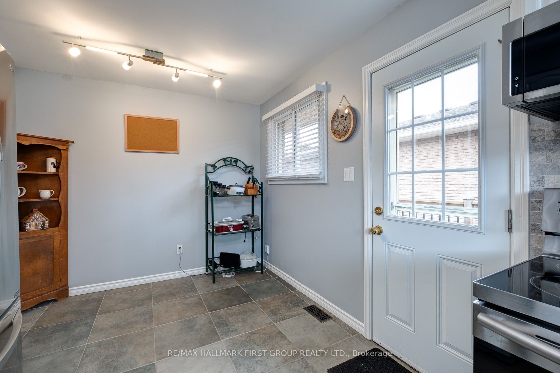 430 Paddington Cres