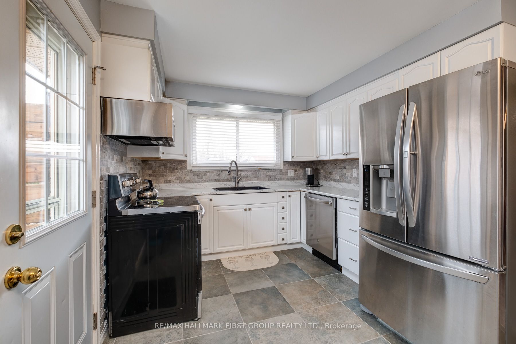 430 Paddington Cres
