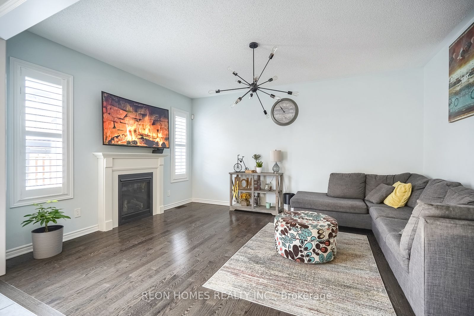 2142 Saffron Dr