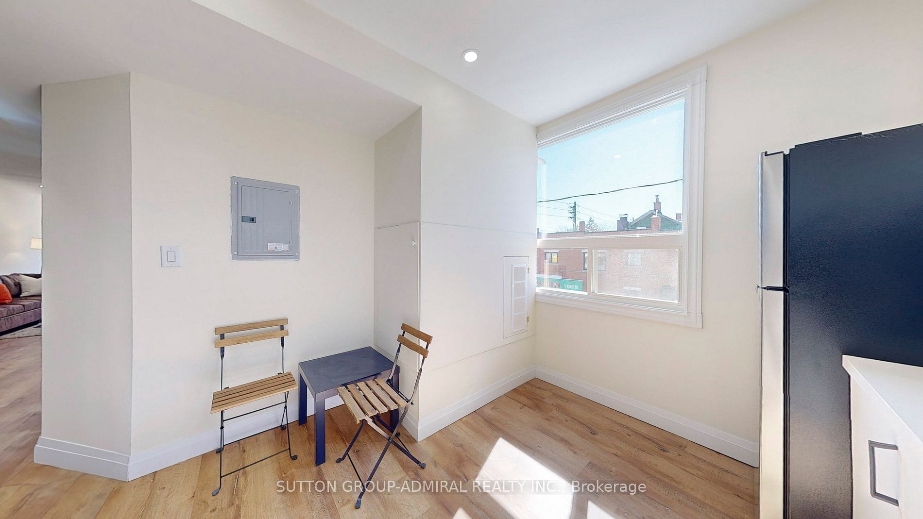 1930 Queen Street E #Upper 1