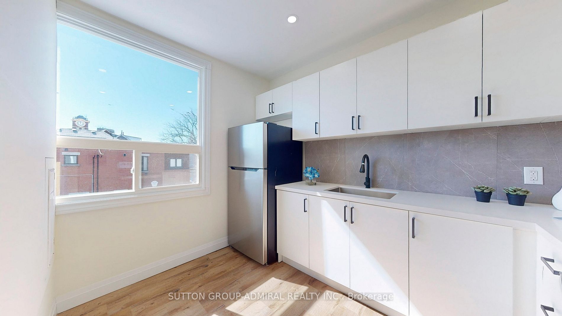 1930 Queen Street E #Upper 1