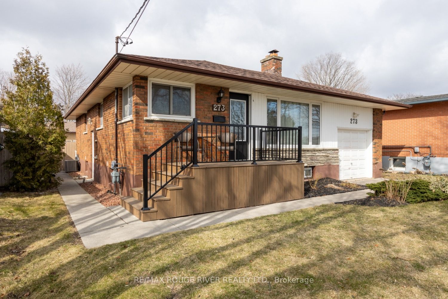273 Labrador Dr
