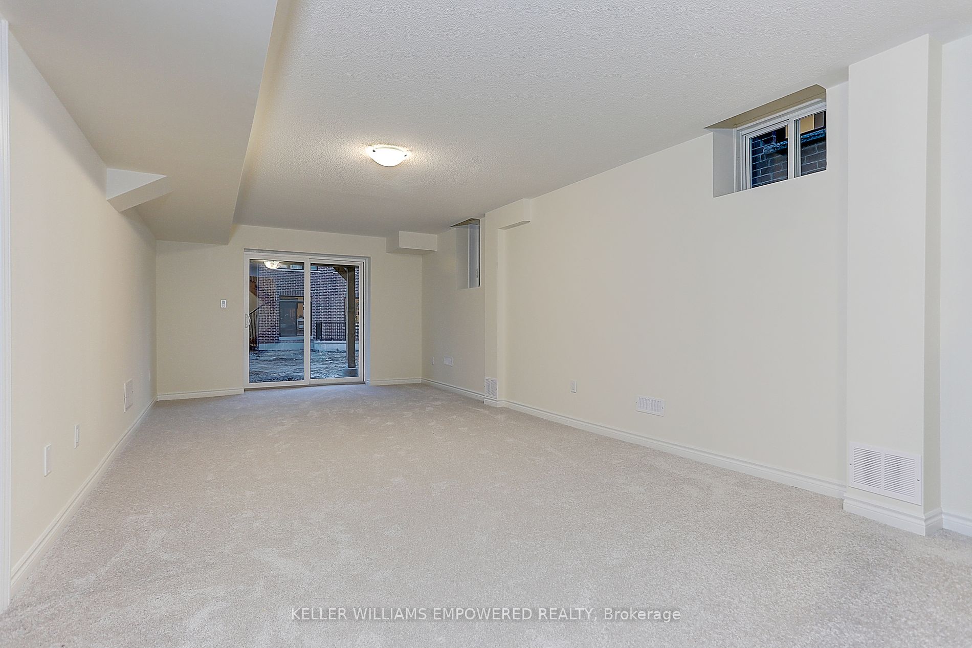 1215 Plymouth Dr