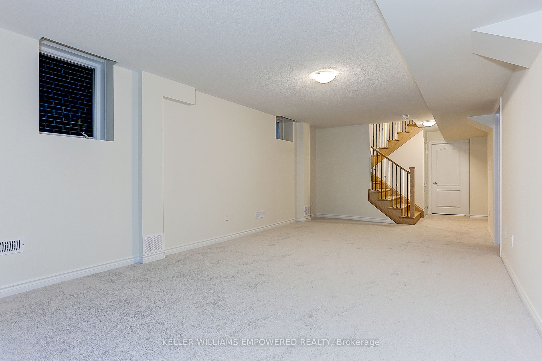 1215 Plymouth Dr